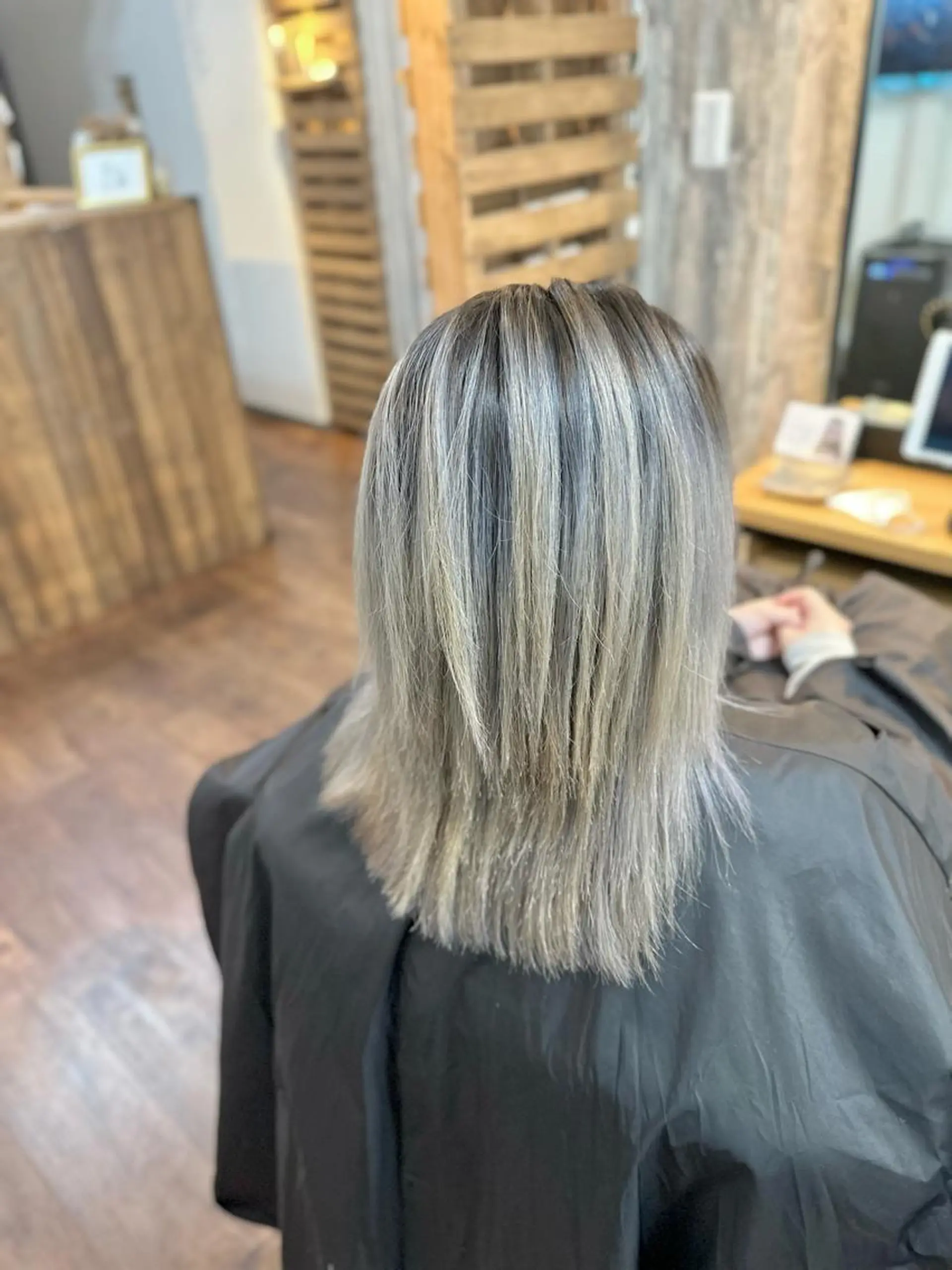 ミディアム Lizir  ルズィール所属・Luzir⭐︎ GEN⭐︎のヘアスタイル