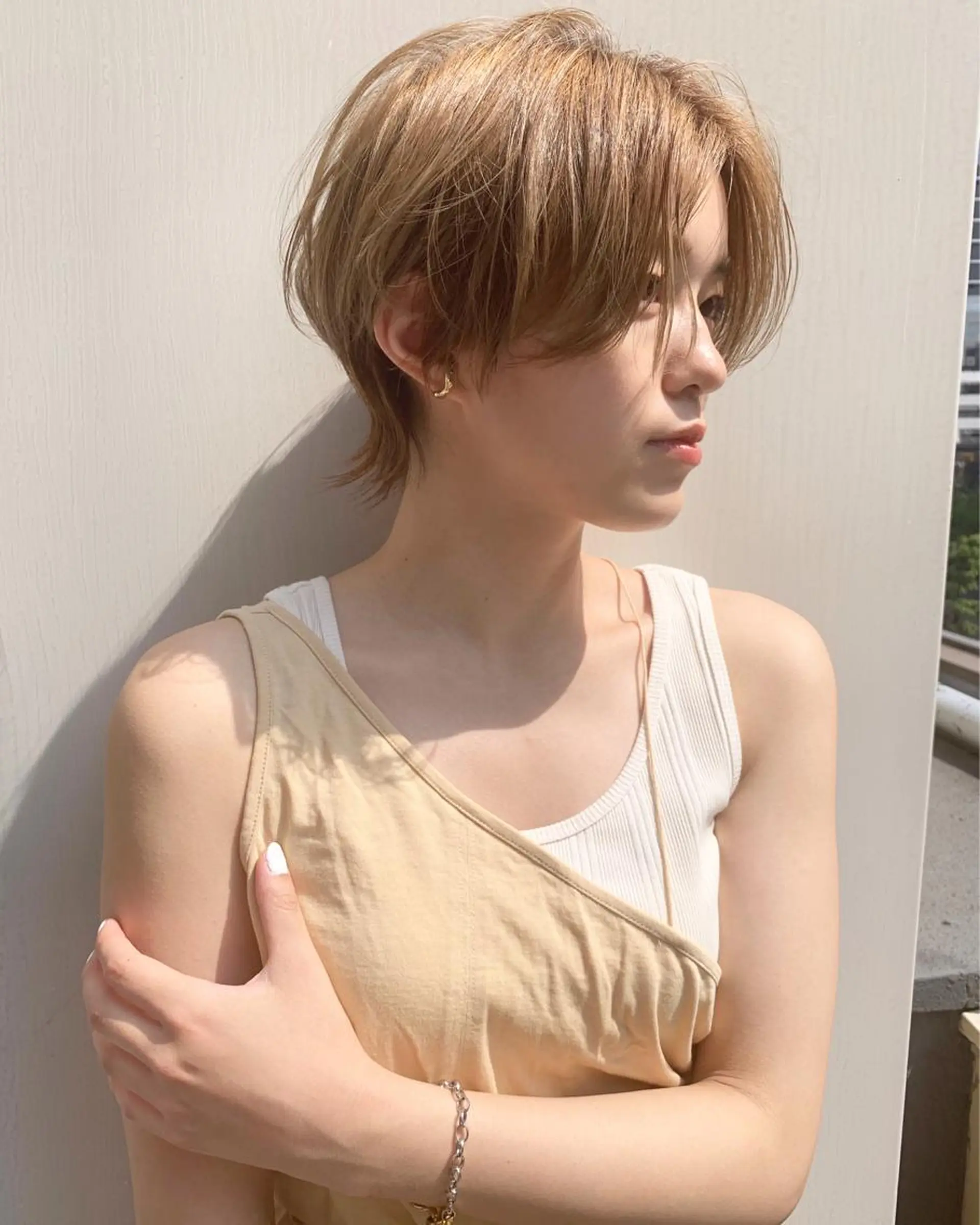 ショート カラー パーマ ヘアアレンジ メンズ キッズ ネイル マツエク・マツパ メンズハイトーン メンズウルフカット ハンサムショート ハイトーンカラー ショートヘア カット ヘアカラー トリートメント ウルフレイヤーカット /チヒロのヘアスタイル