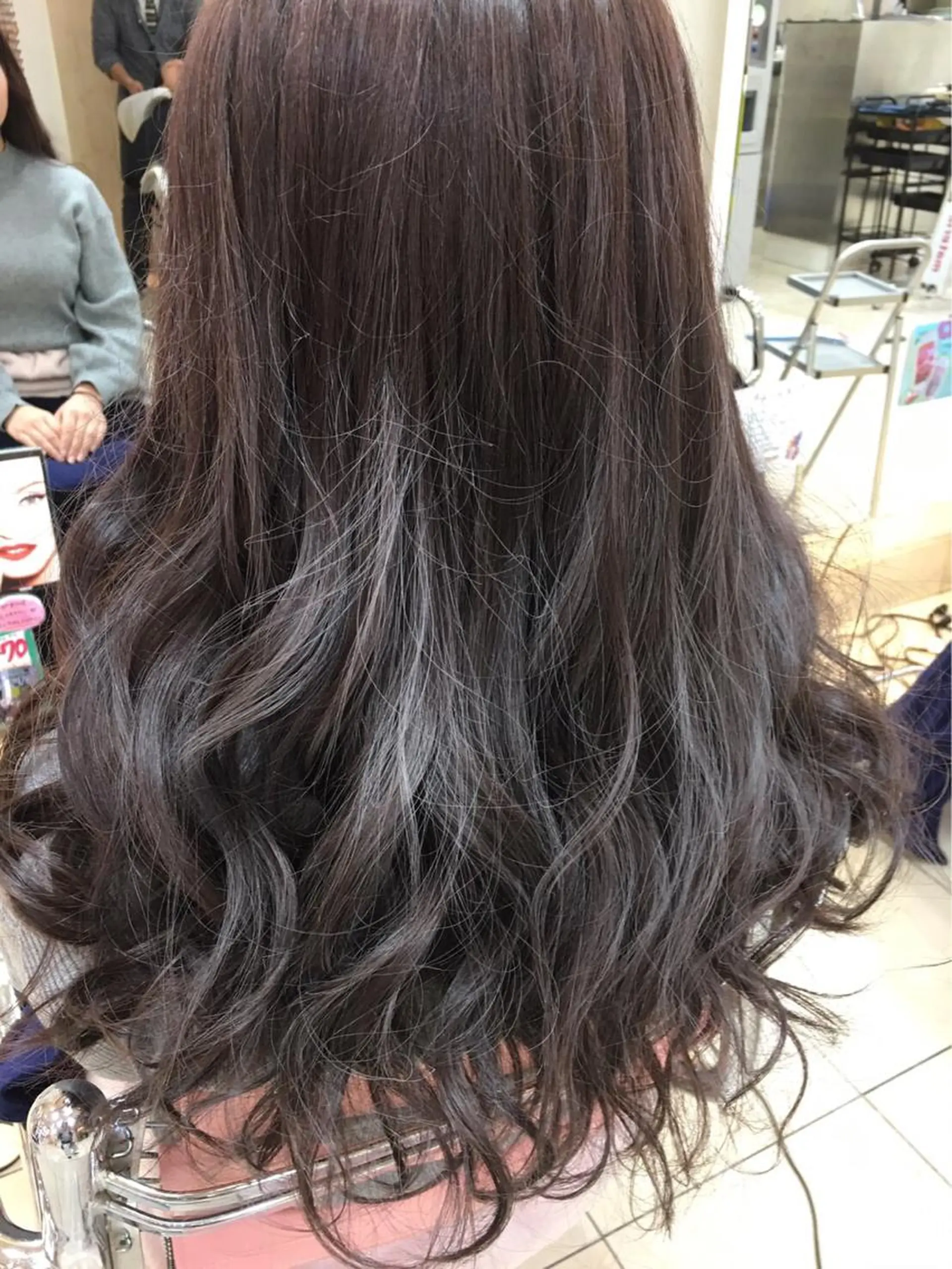 ロング カラー アッシュ グラデーションカラー イルミナカラー 竹井 寛喜のヘアスタイル