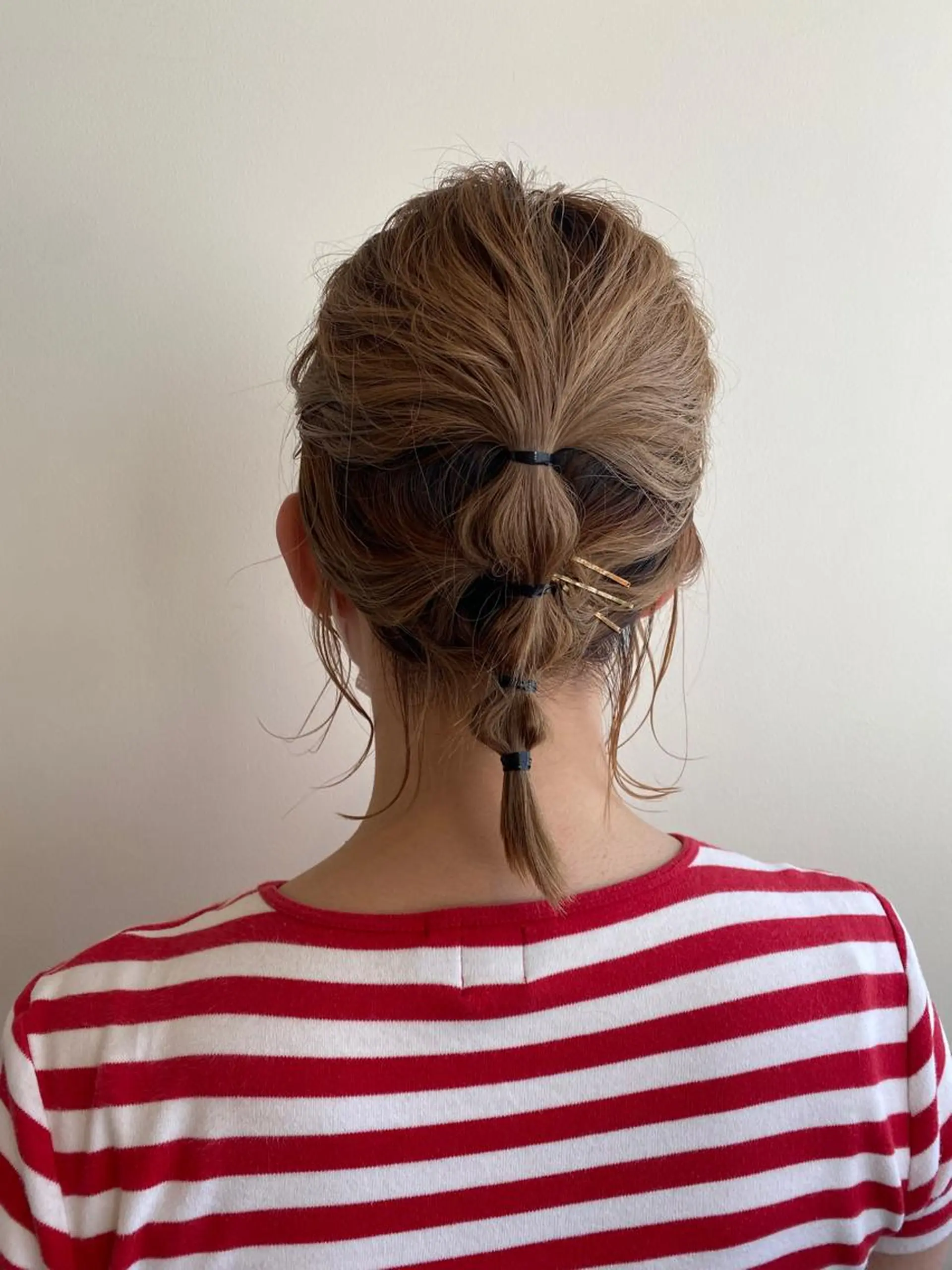 ミディアム ヘアアレンジ ヘアセット MIOベージュカラー 柔らかいカラーのヘアスタイル