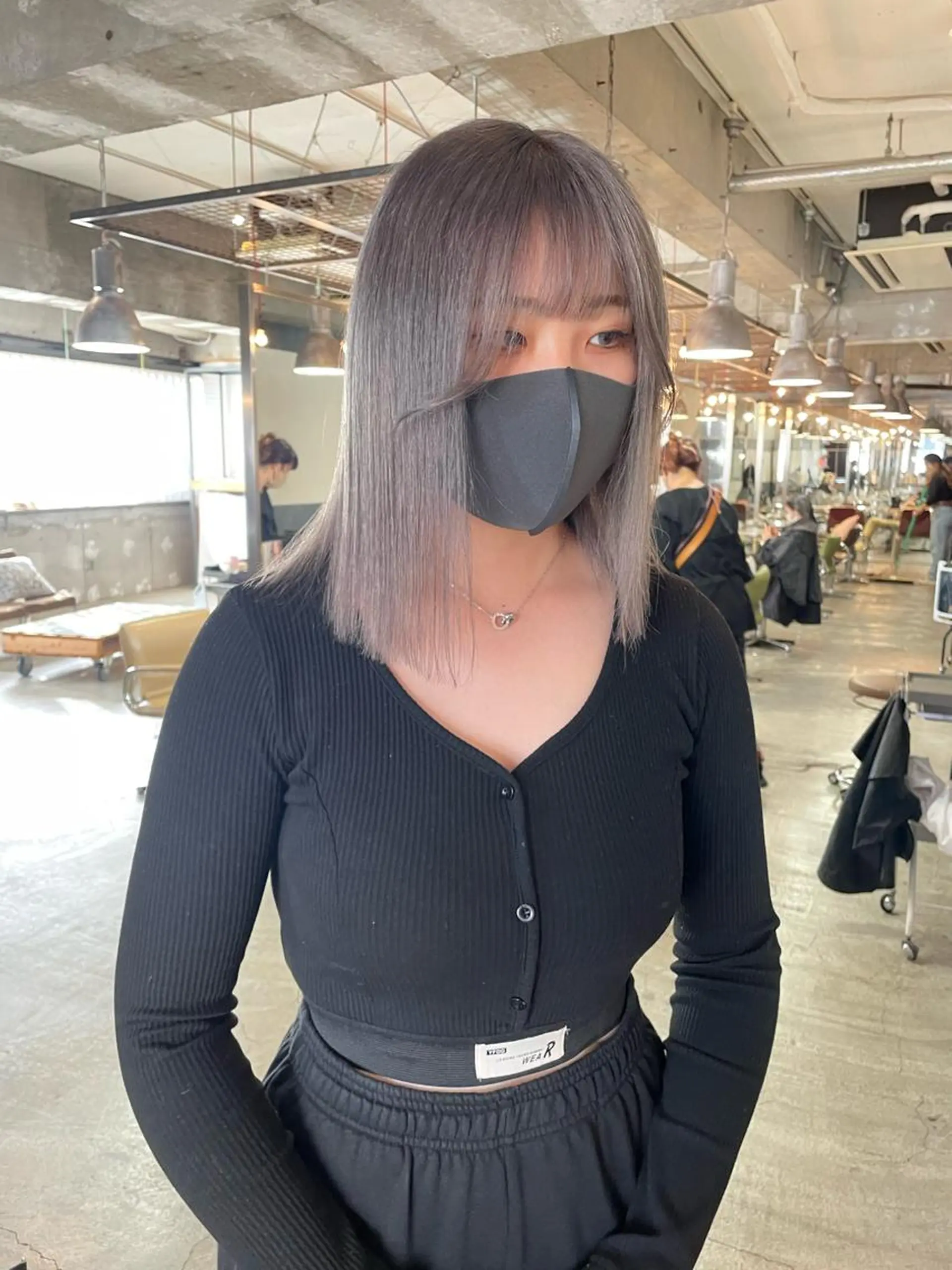 ミディアム カラー シルバー 海外レイヤー /NAGISAのヘアスタイル