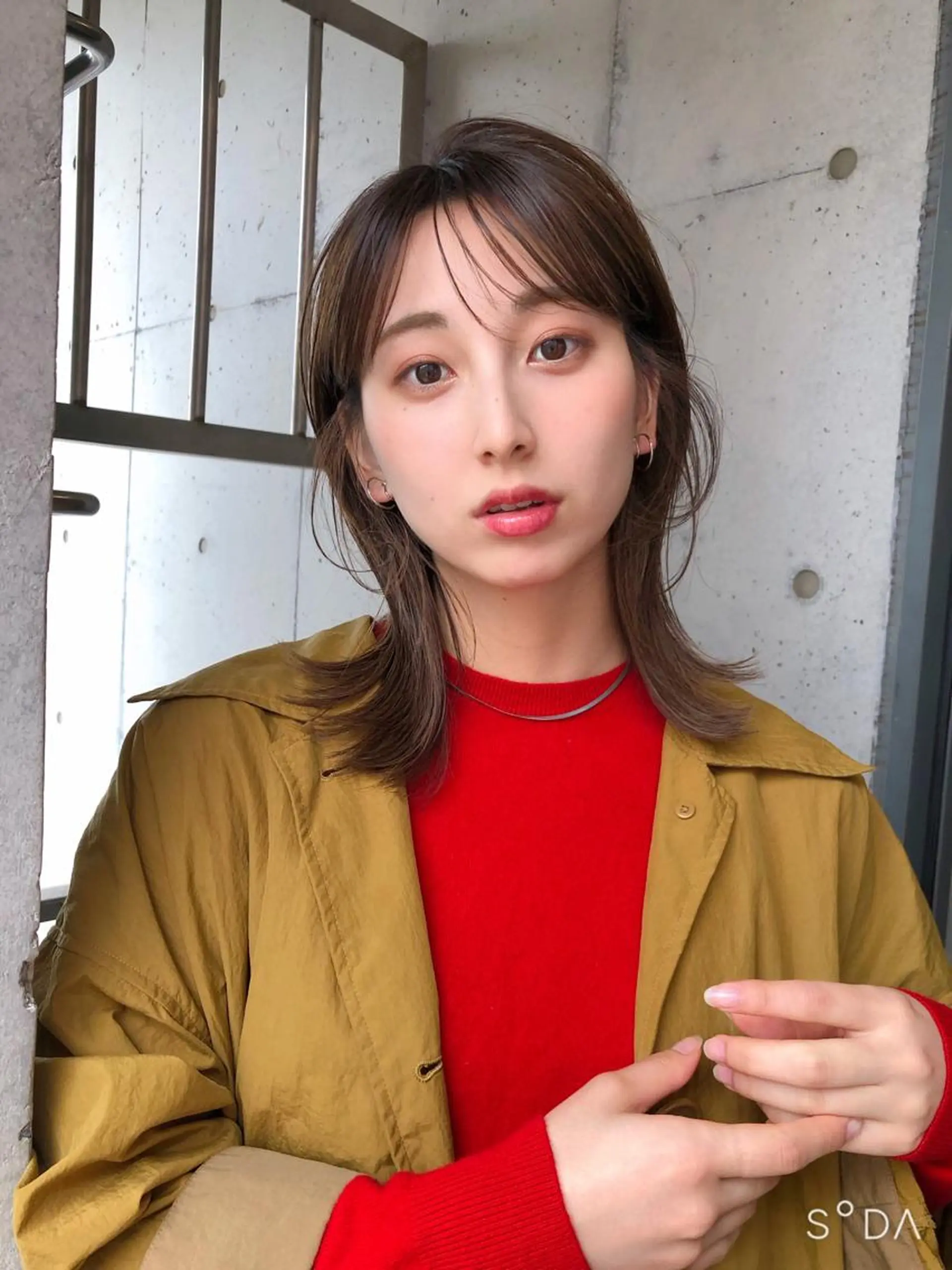 ミディアム カラー 外ハネヘア カット ヘアカラー トリートメント トレンドヘア🌿 chinariのヘアスタイル