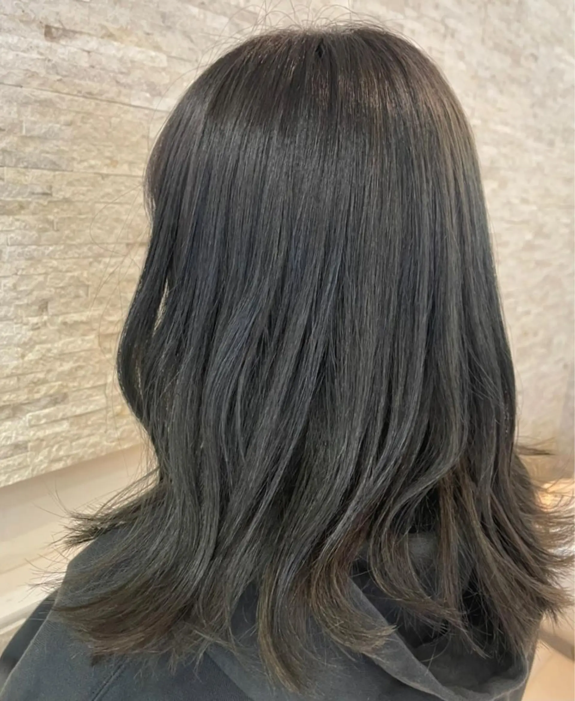 セミロング カラー ✄折橋 彩花🐶🍑のヘアスタイル