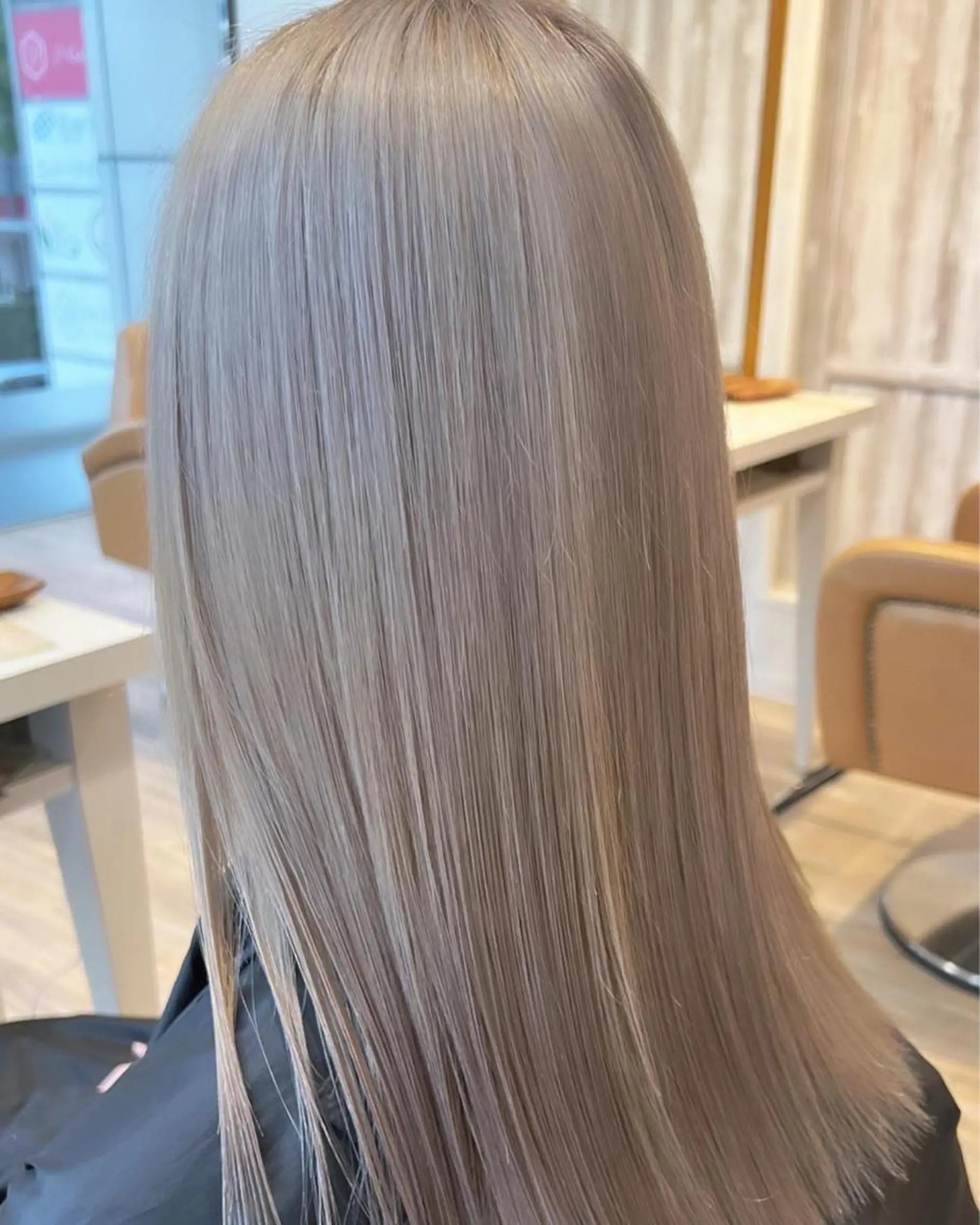ロング カラー アッシュ ベージュカラー ブリーチ ハイトーンカラー ホワイトベージュ ヘアカラー トリートメント 河合秀明/ショート /ボブ/レイヤーのヘアスタイル