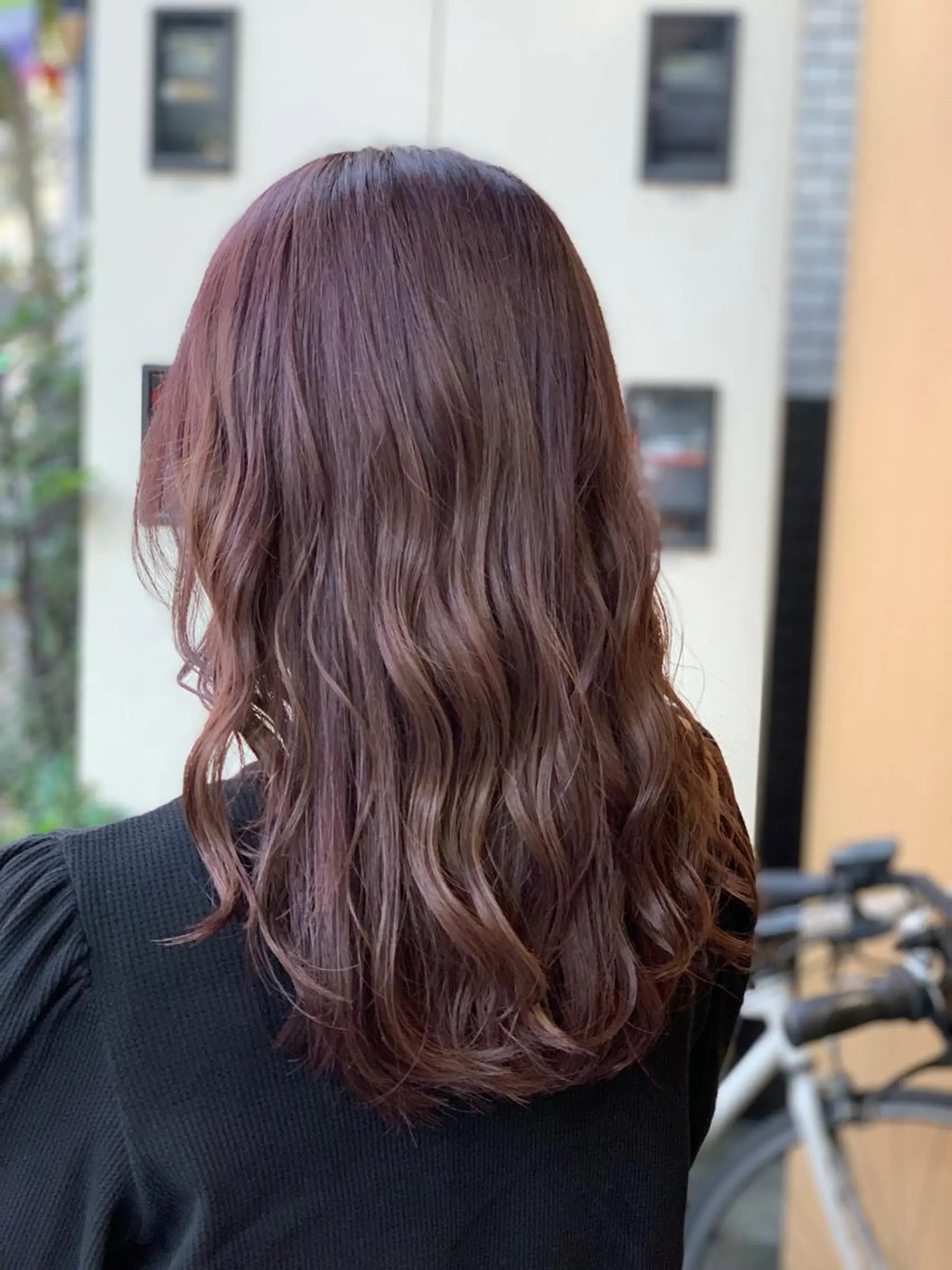 ロング アッシュ 丸山 亜加理のヘアスタイル