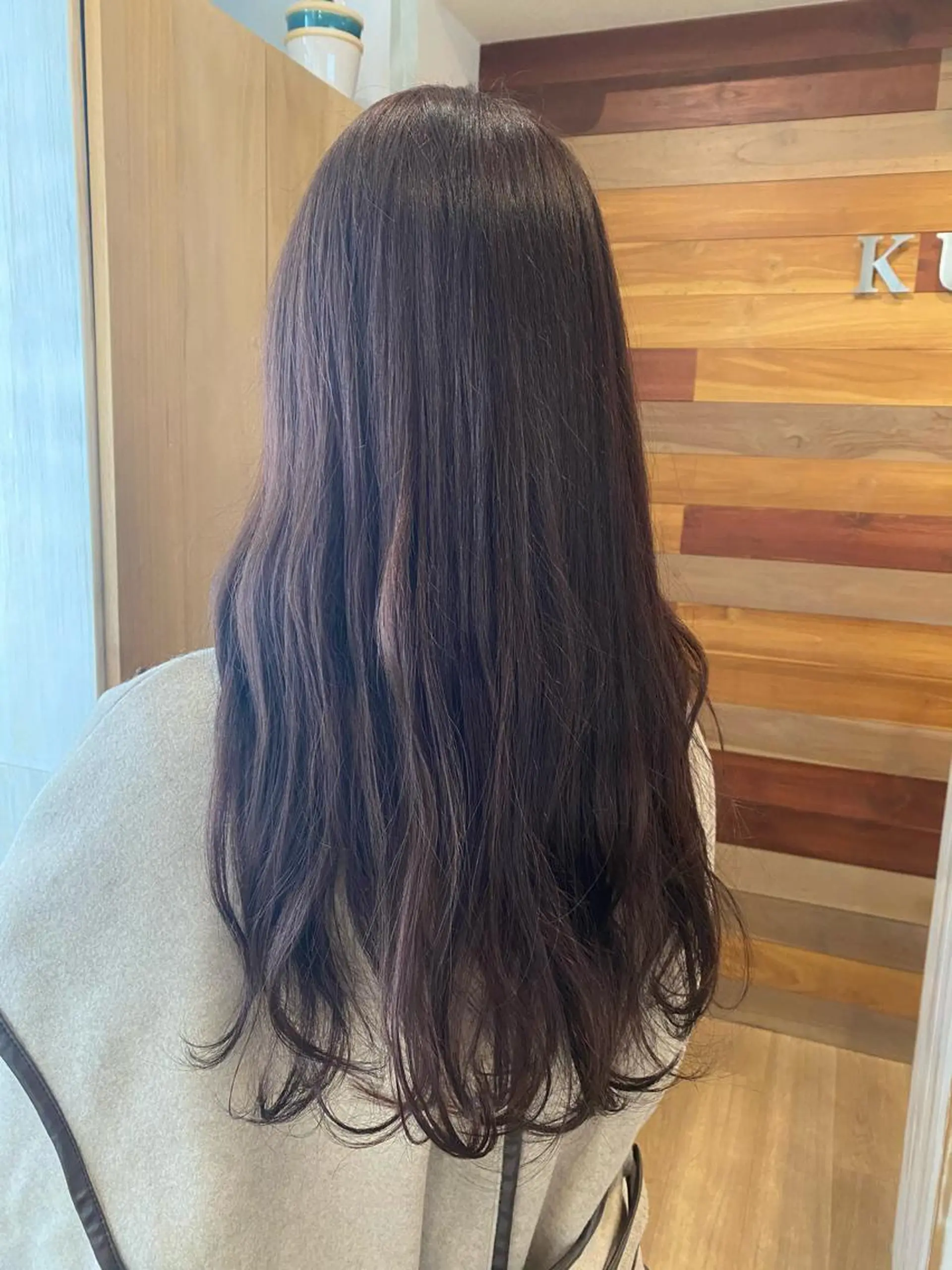 ロング カラー ブリーチ ラベンダーカラー ラベンダーグレー ヘアカラー 伊藤 かなのヘアスタイル