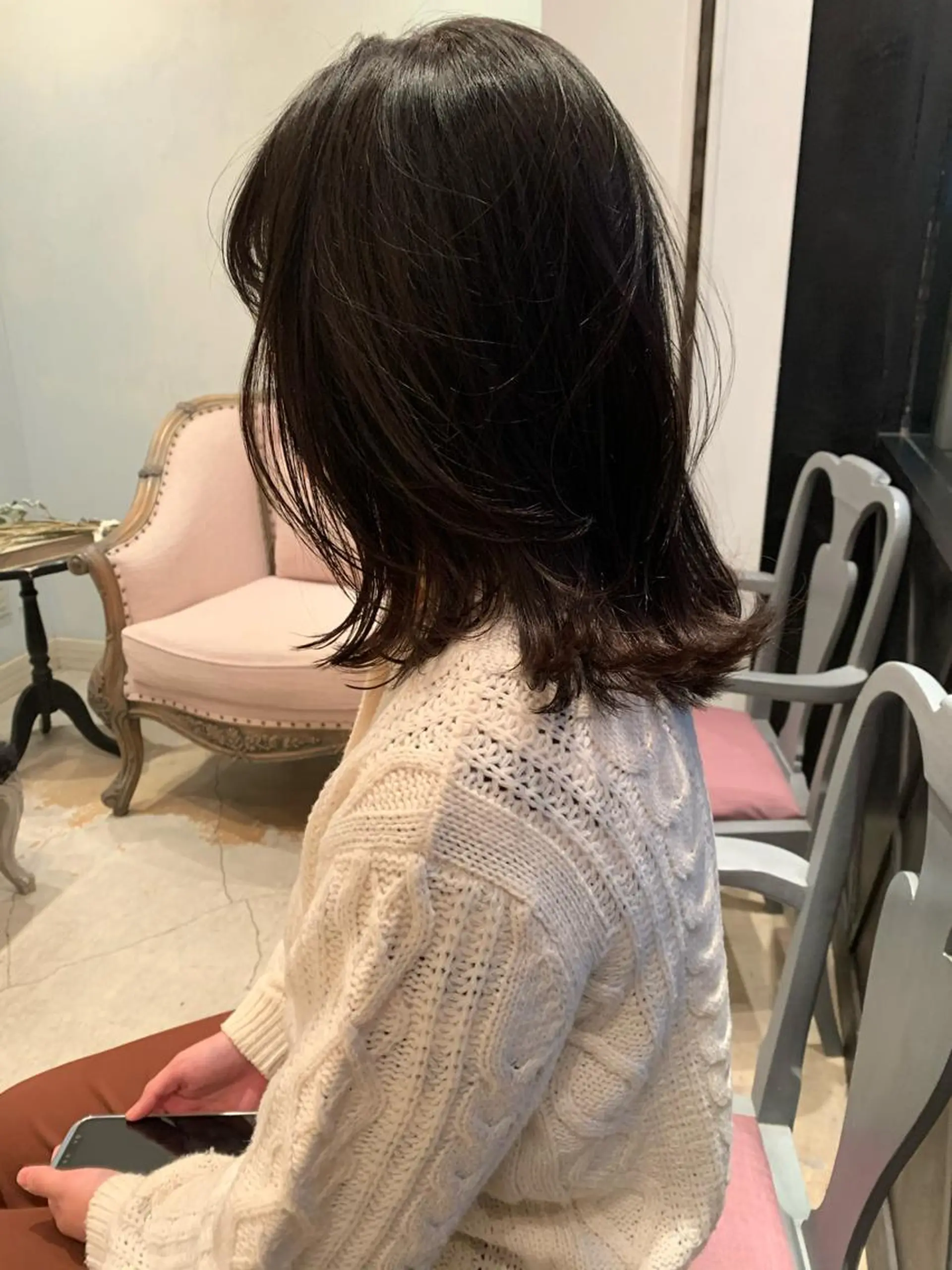 セミロング SAKINO. ベージュカラーのヘアスタイル