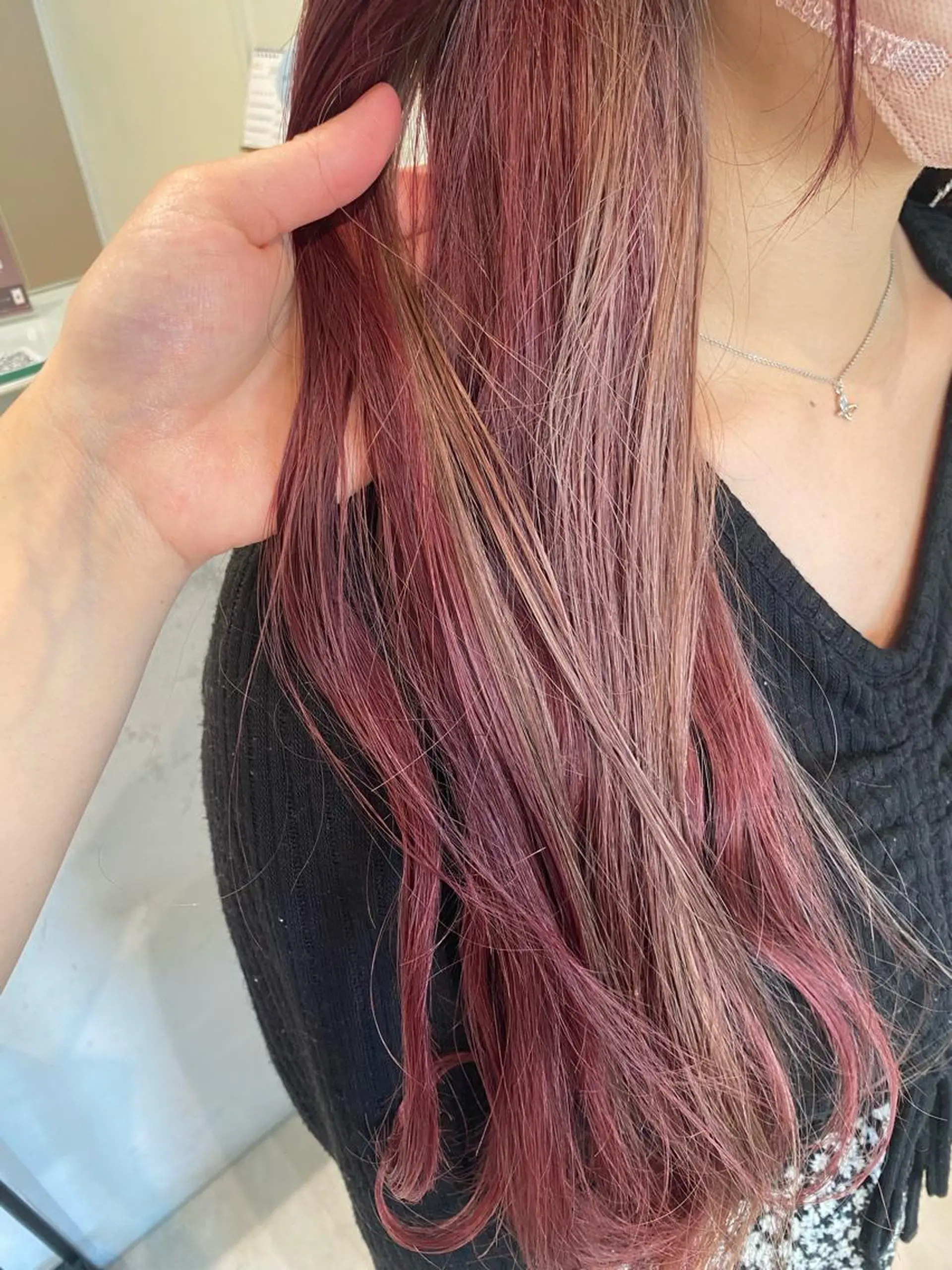 ロング カラー ベージュカラー インナーカラー ピンクカラー ピンクベージュ 暖色カラー /ヘアアレンジ/花鈴のヘアスタイル