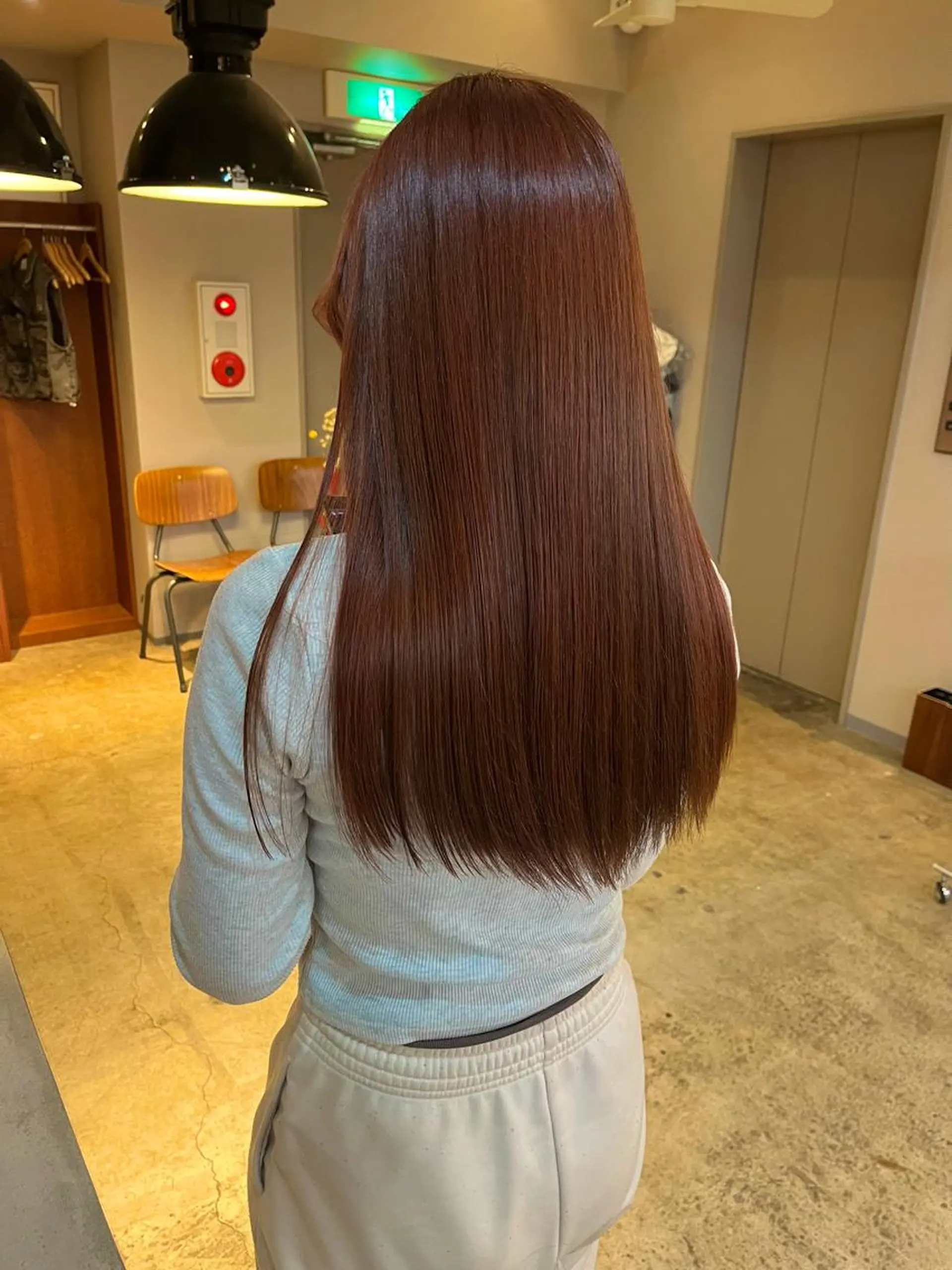 ミディアム カラー ブリーチ ブリーチなしカラー カット ヘアカラー トリートメント 🩷ハイトーン透明感 レイヤー🩷ユリカのヘアスタイル