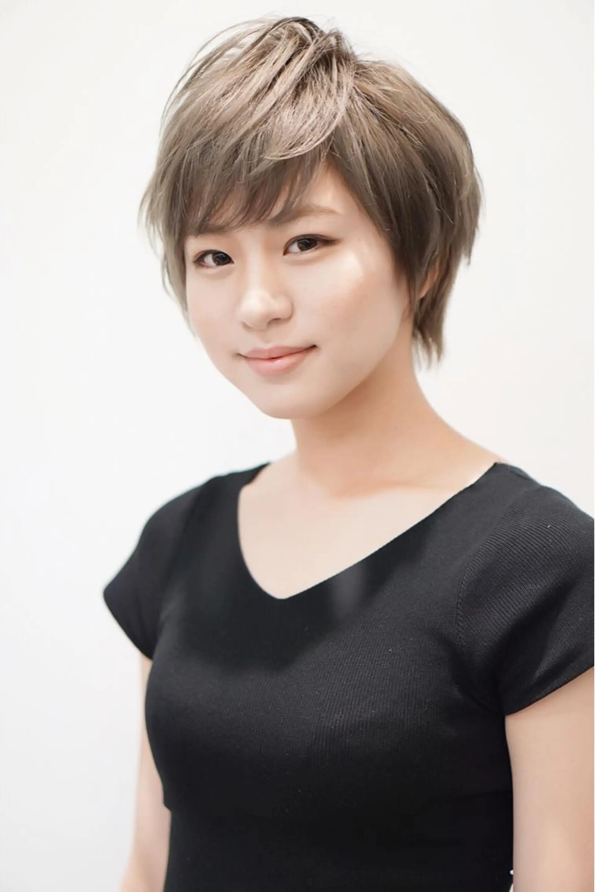 ショート カラー ハイトーンカラー ショートヘア ウルフカット ディレクター ノナカのヘアスタイル