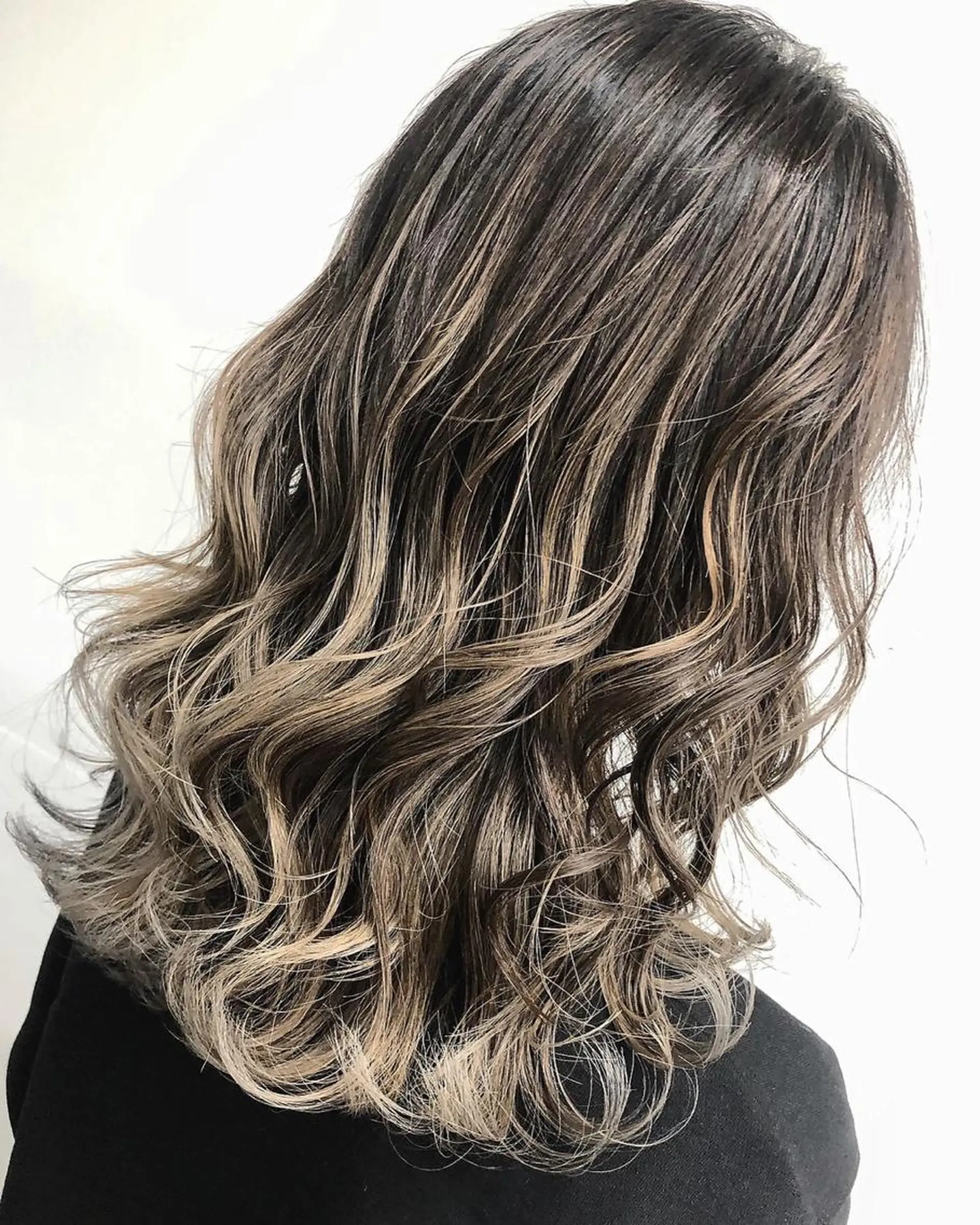 セミロング カラー ヘアアレンジ 【公式】amble luxe池袋東口🩷のヘアスタイル