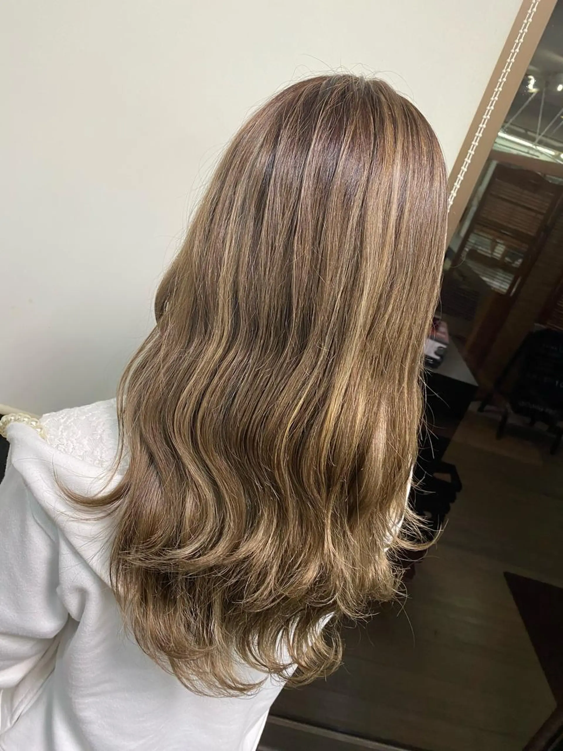 セミロング カラー ブリーチカラー🫧 森　凪沙のヘアスタイル