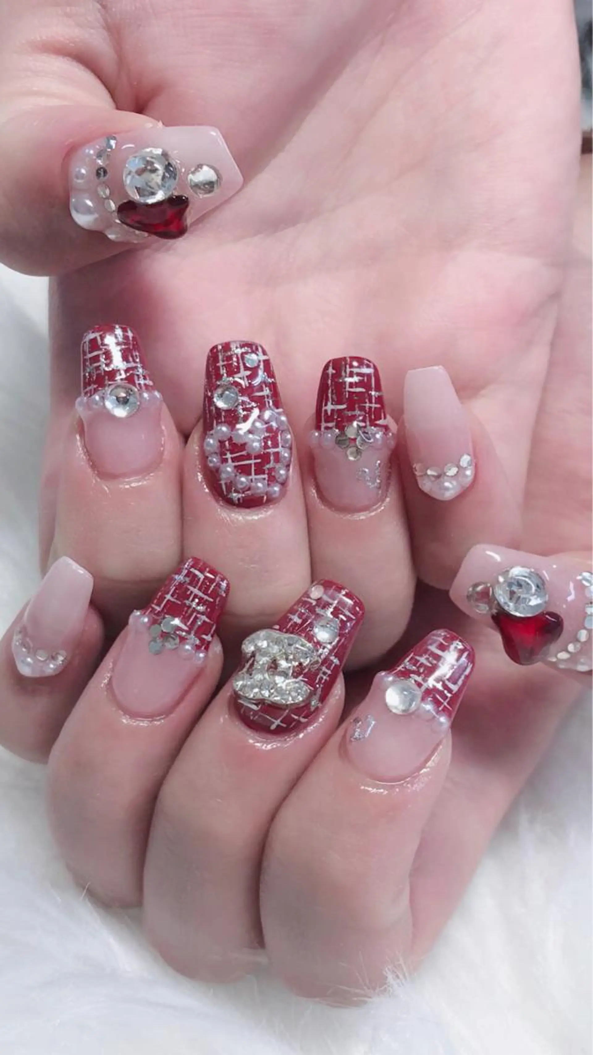 ネイル フレンチネイル ハート キラキラネイル ワンカラーネイル ツイードネイル ハンドネイル MoonNail ユリ🌸のネイルデザイン