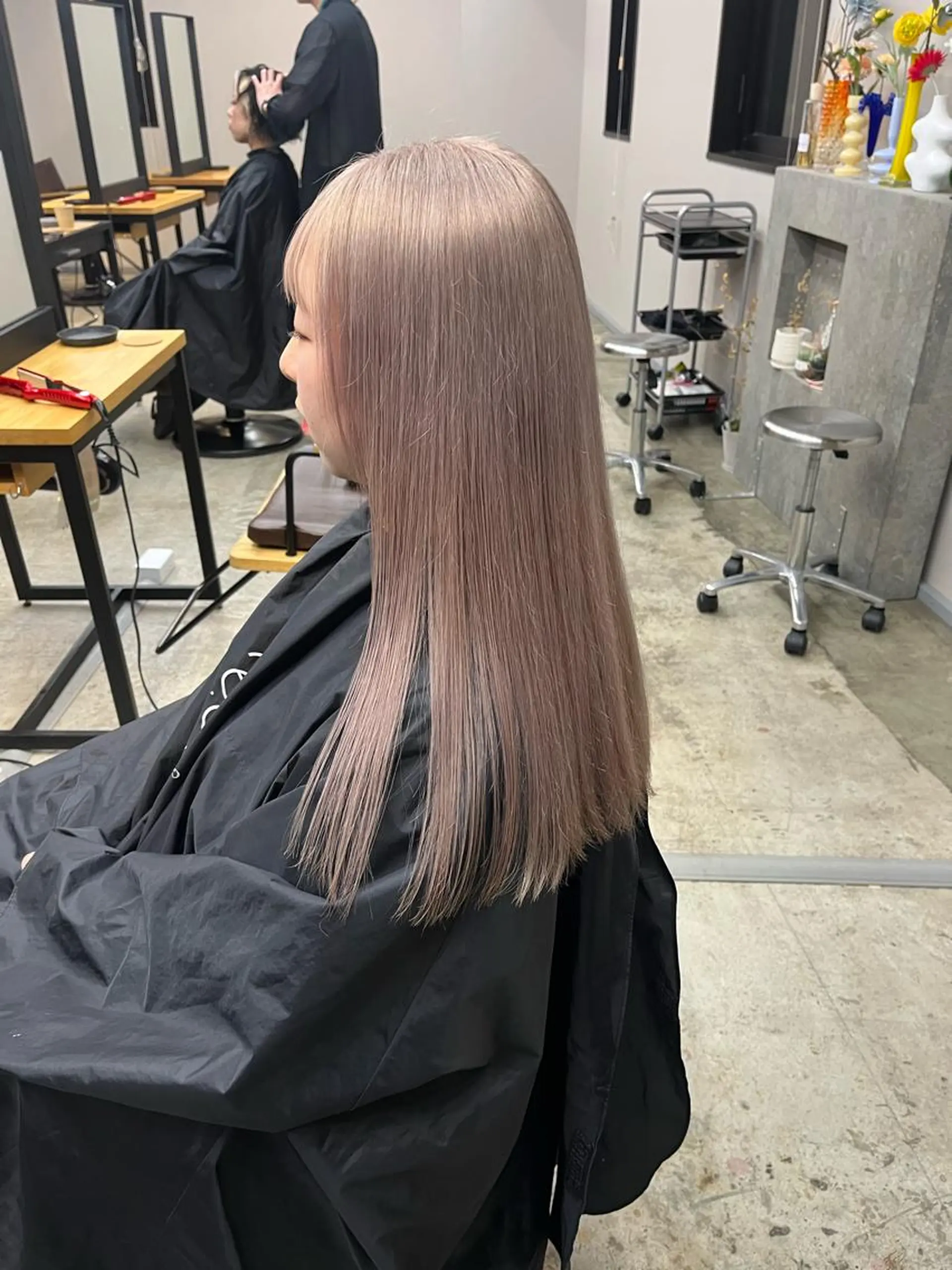ロング カラー ベージュカラー ブリーチ ホワイトベージュ ヘアカラー トリートメント 🩷ハイトーン透明感 レイヤー🩷ユリカのヘアスタイル