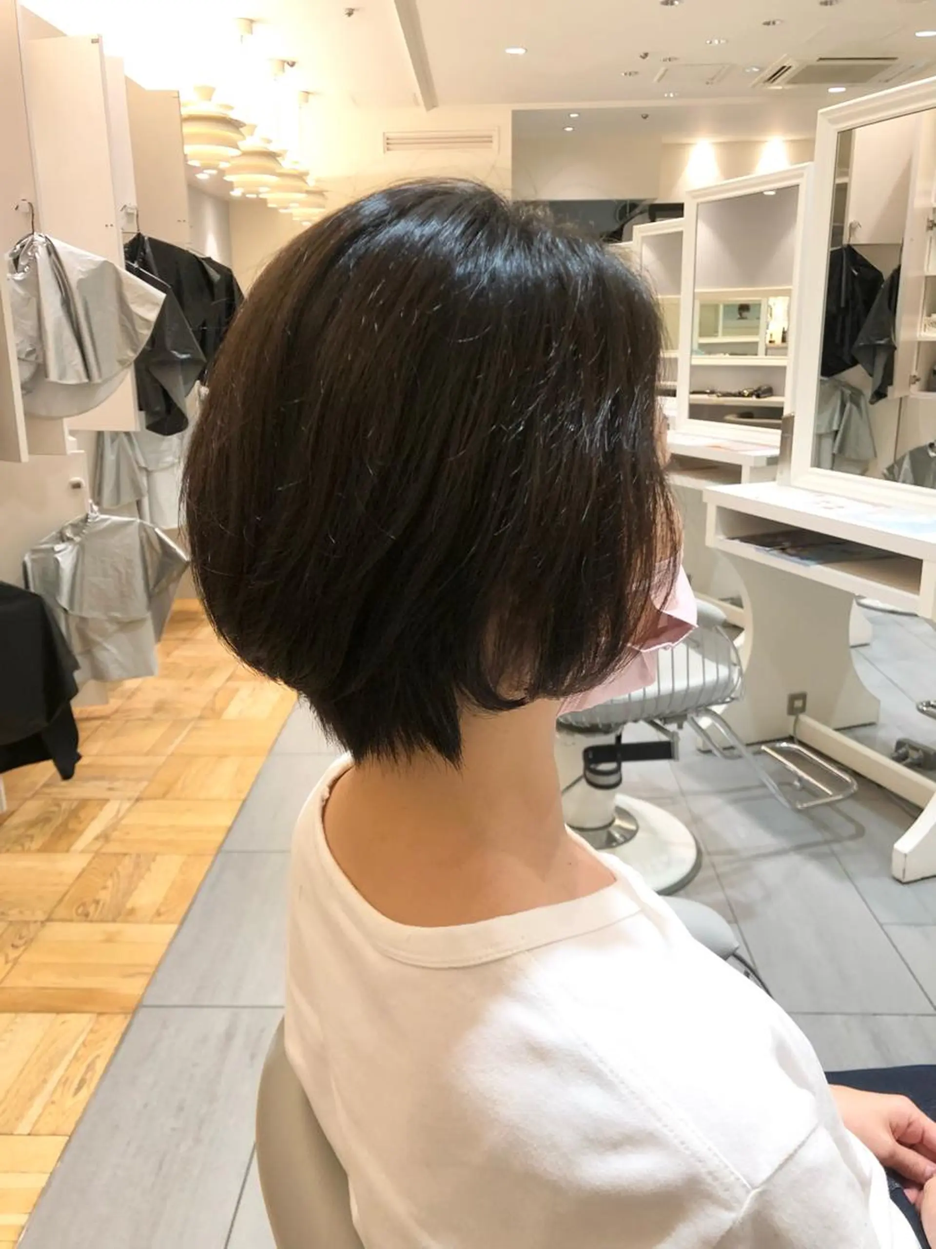 ショート カラー パーマ ヘアアレンジ Ｈａｉｒ’ｓ Ｇａｌｌeｒｙ所属・コテ巻きパーマ 阪上 沙織のヘアスタイル
