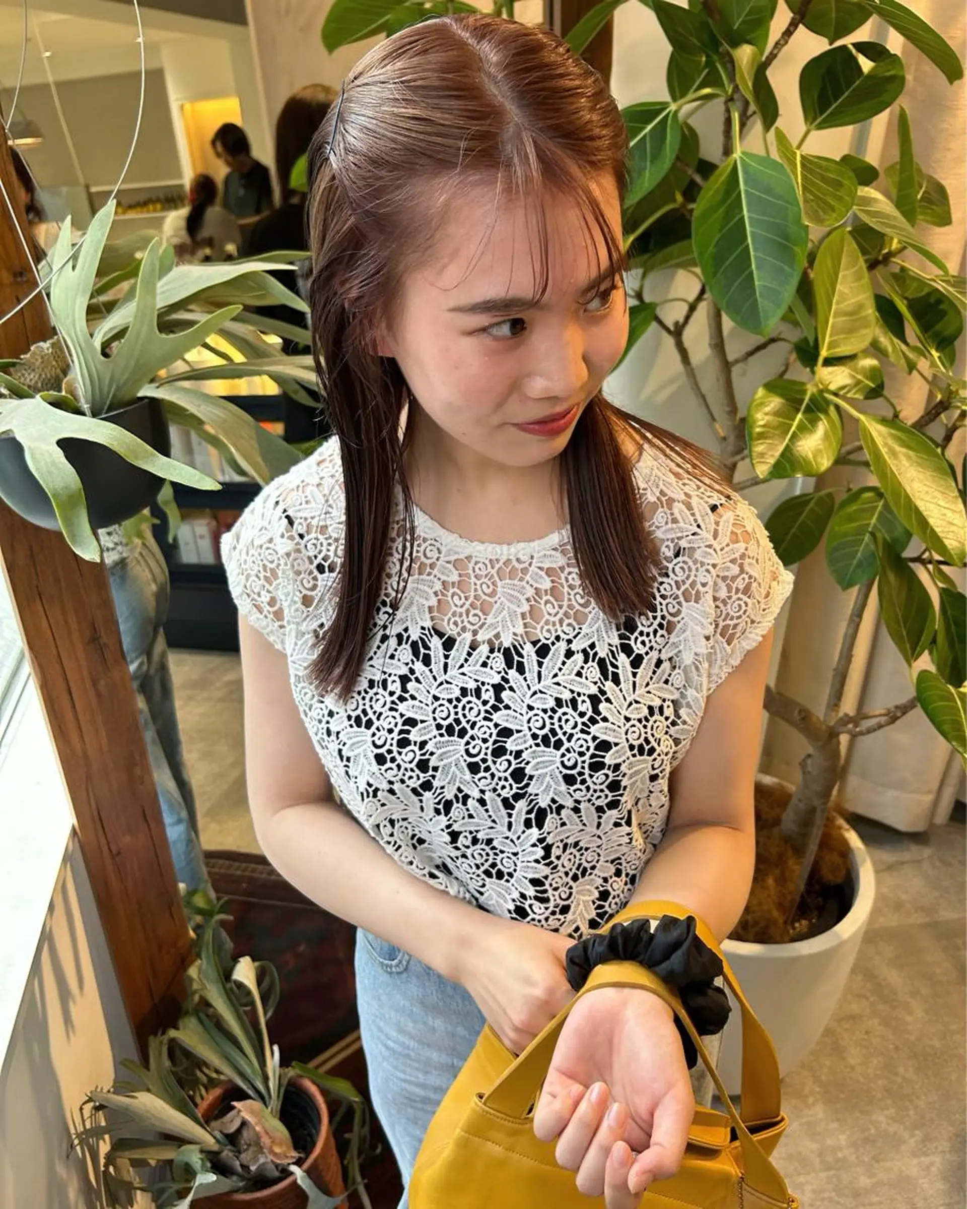 セミロング カラー sliver マツイ　レンのヘアスタイル