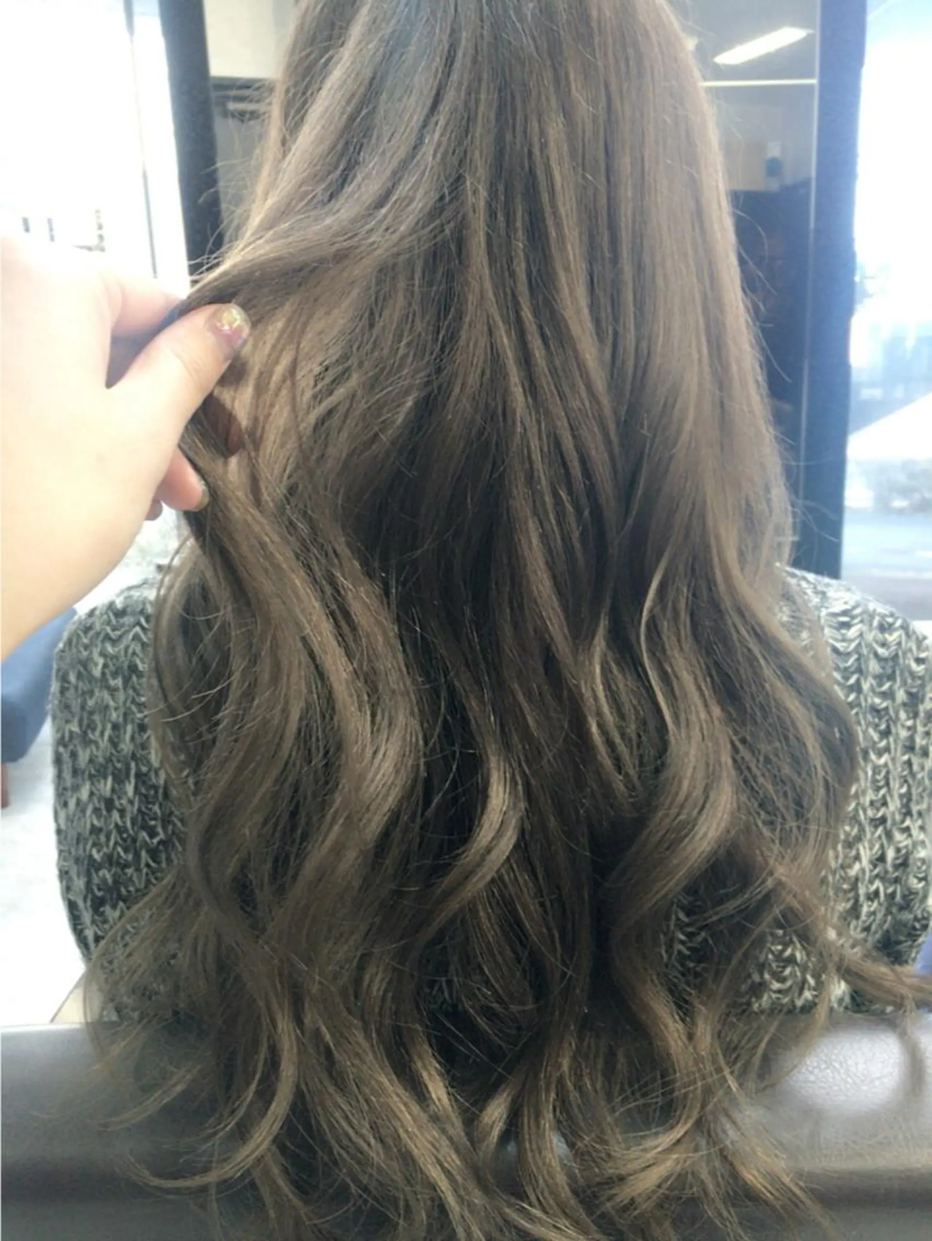 ロング カラー ベージュカラー ミルクティーベージュ UNDER vr 【アンダーバー】のヘアスタイル