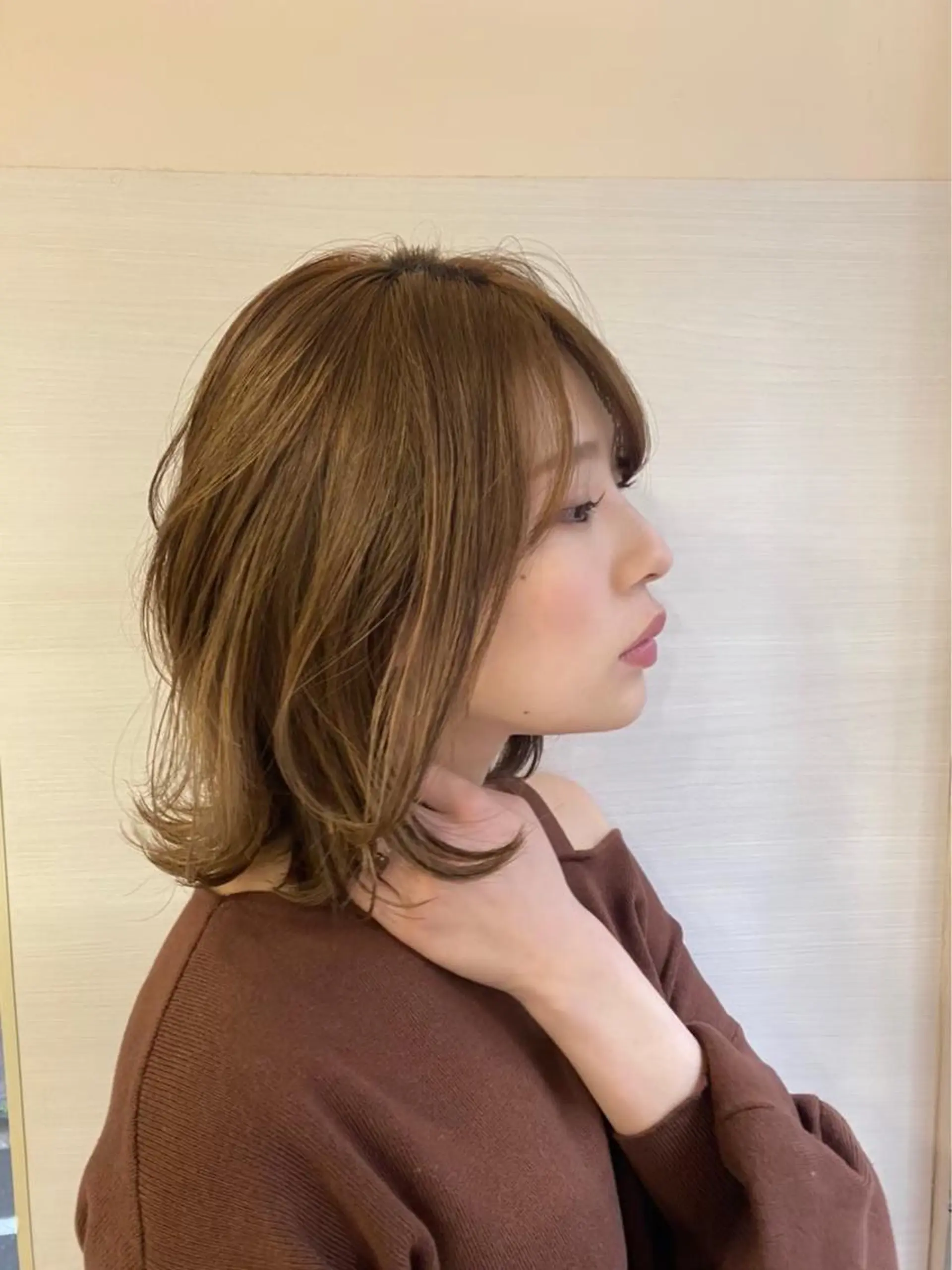 ミディアム 横手 愛美のヘアスタイル
