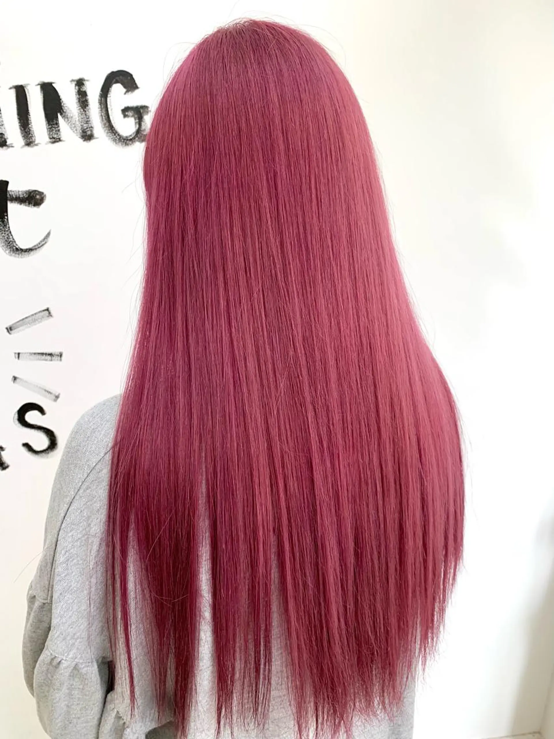 ロング カラー ブリーチ ラベンダーカラー ピンクカラー ピンクラベンダー ヘアカラー トリートメント 小笠原 菜緒のヘアスタイル