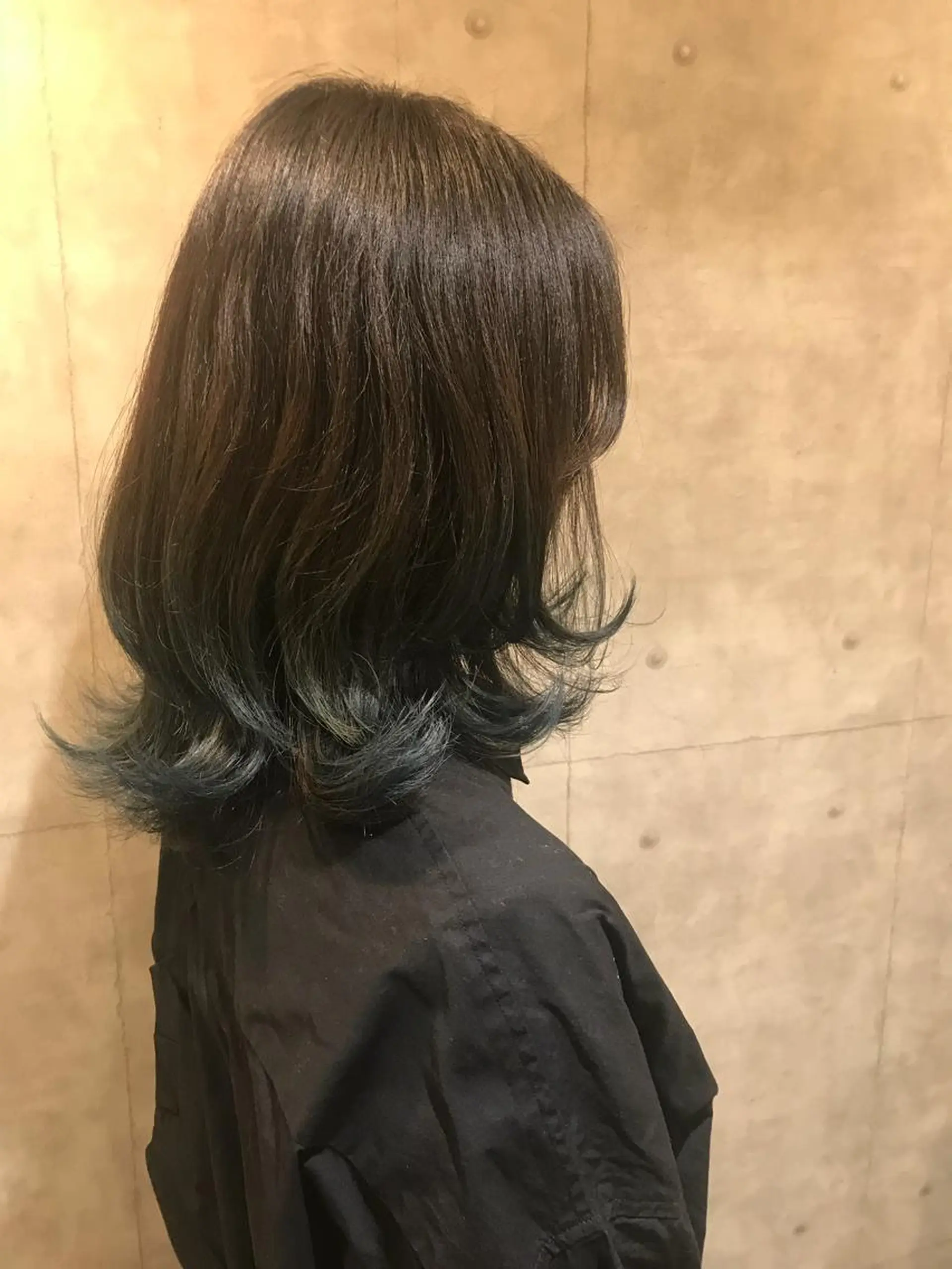 セミロング カラー 透明感カラー 泉谷 莉可のヘアスタイル