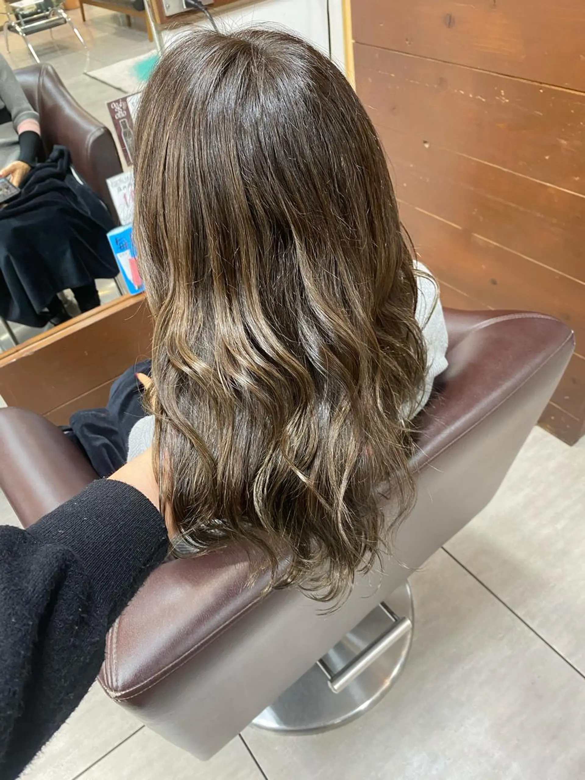 セミロング カラー ヘアアレンジ ヘアカラー 川上 麻梨阿のヘアスタイル
