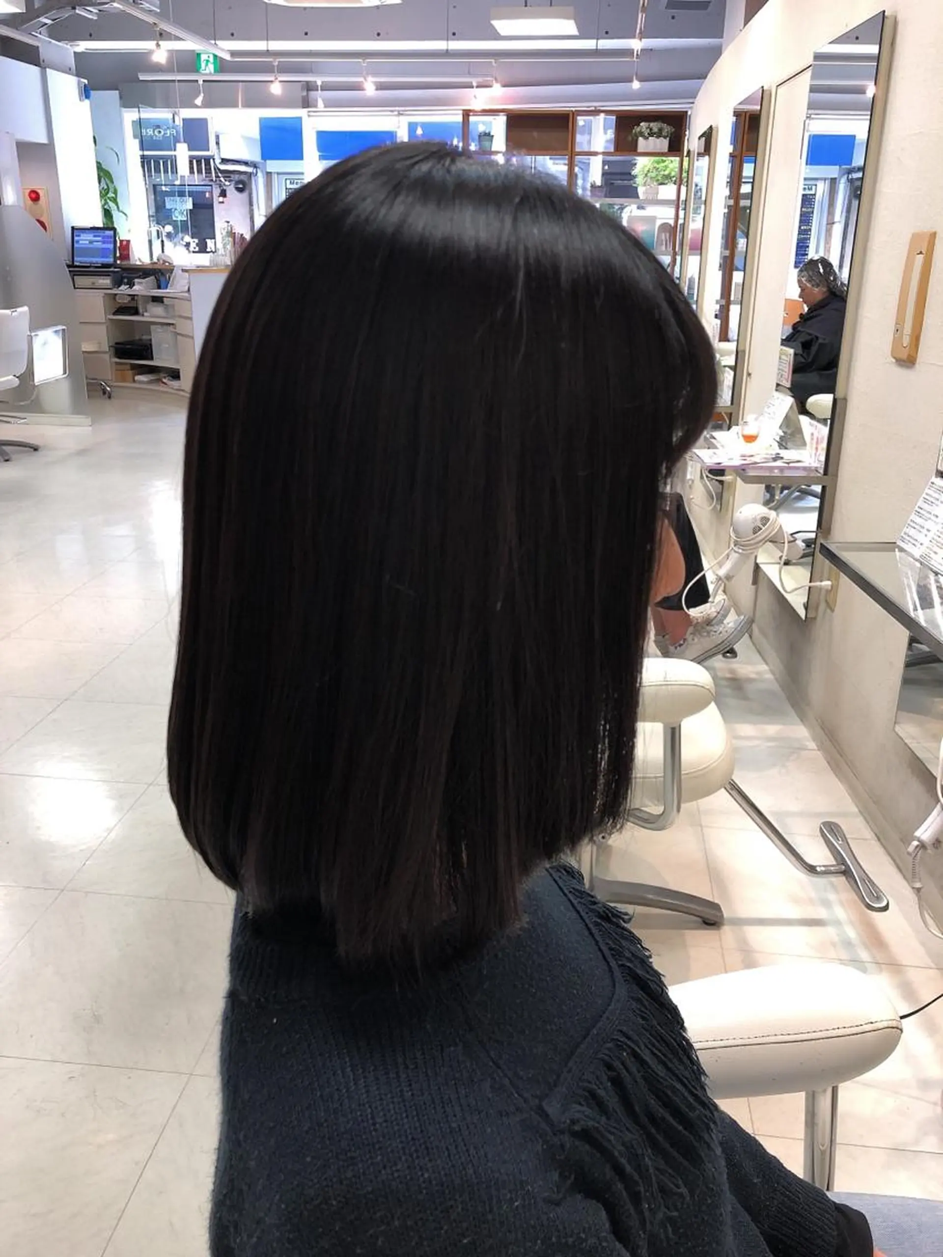 ミディアム 阿部 美咲のヘアスタイル