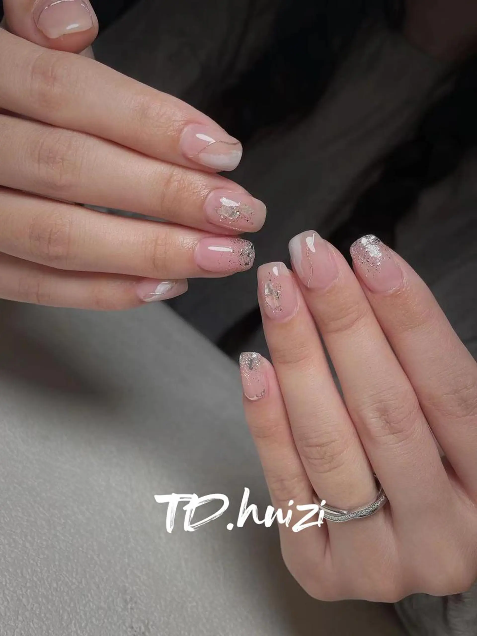 ミディアム めぐみのネイルサロン スタッフ練習のネイルデザイン