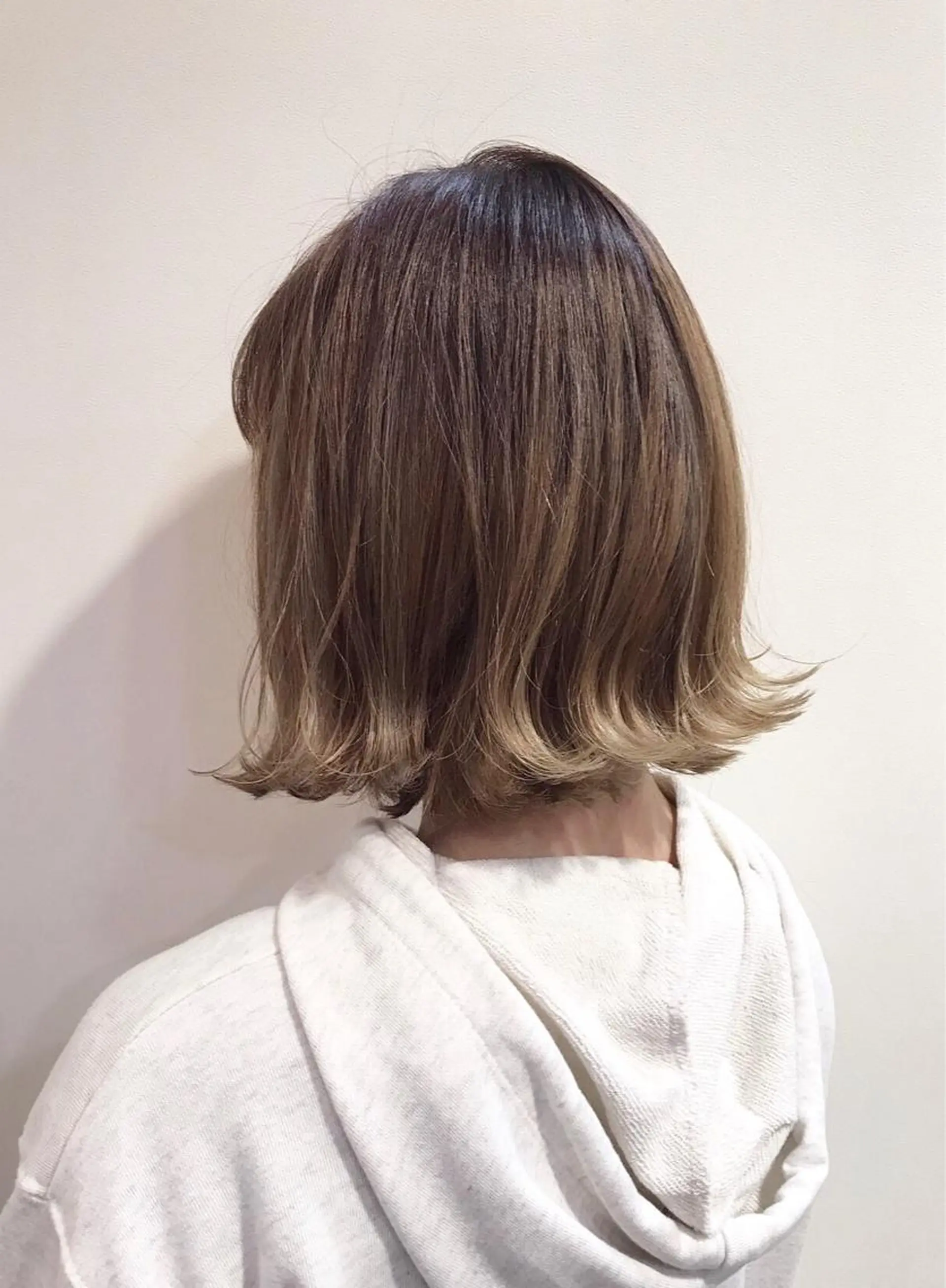 ミディアム カラー ベージュカラー グラデーションカラー ヘアカラー 安井 匡隆のヘアスタイル