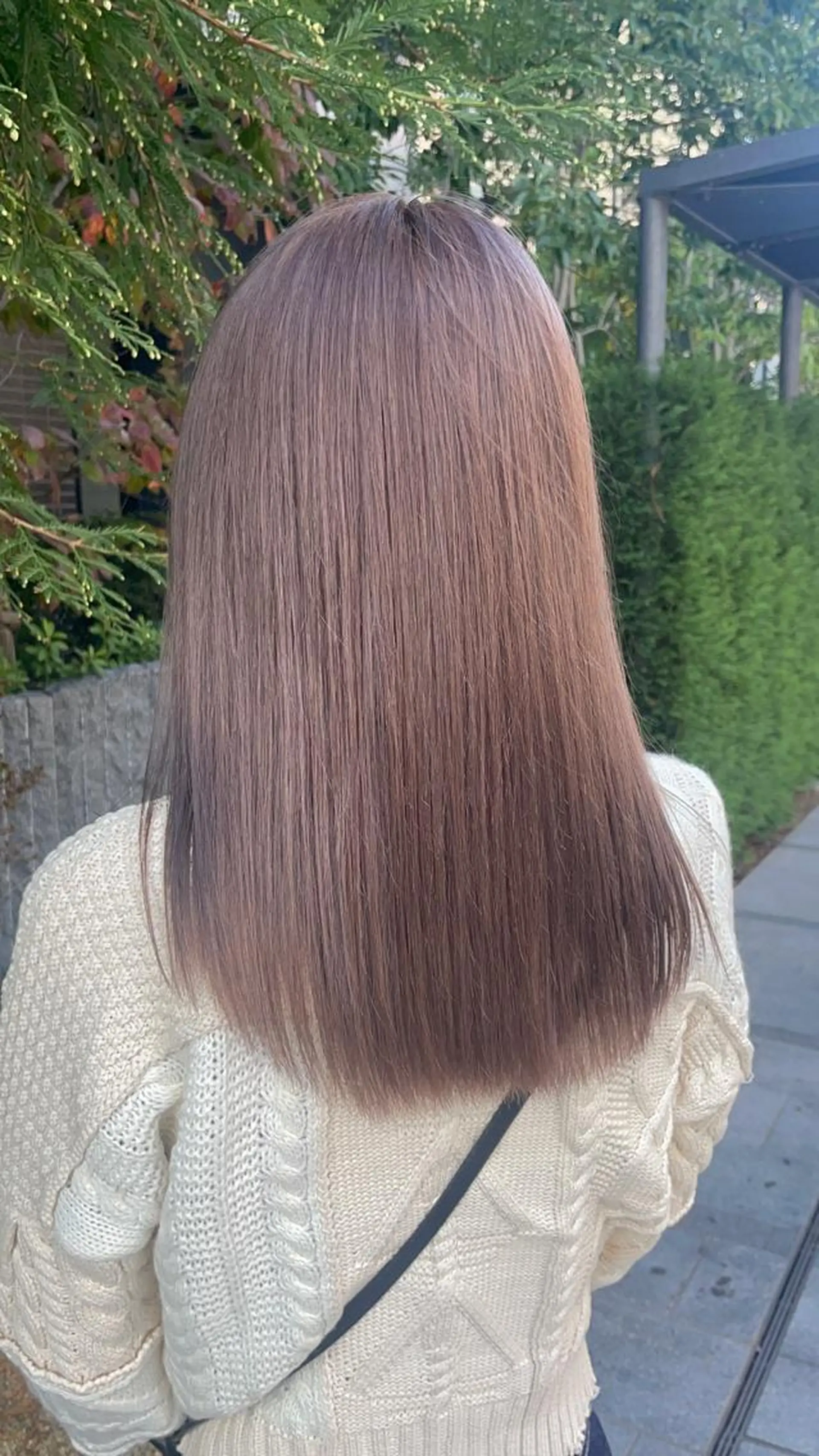 ミディアム アッシュ ボブ 外国人風カラー ハイライト レイヤーカット ヘアカラー トリートメント 安田和洋 ブリーチカラー特化のヘアスタイル