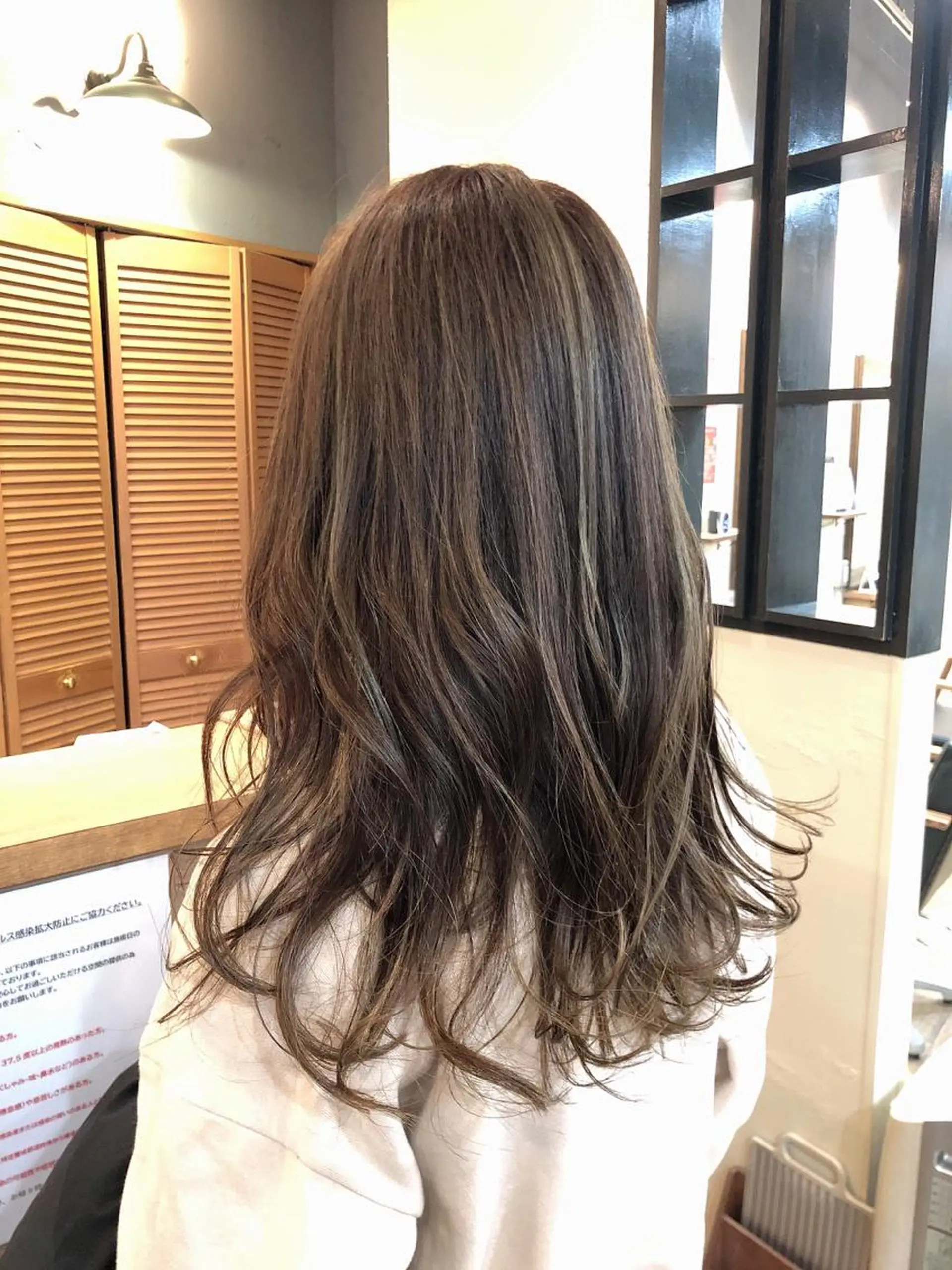 セミロング カラー グレージュ ハイライトカラー ハイライト ショート/ボブ/ メンズ/縮毛矯正のヘアスタイル