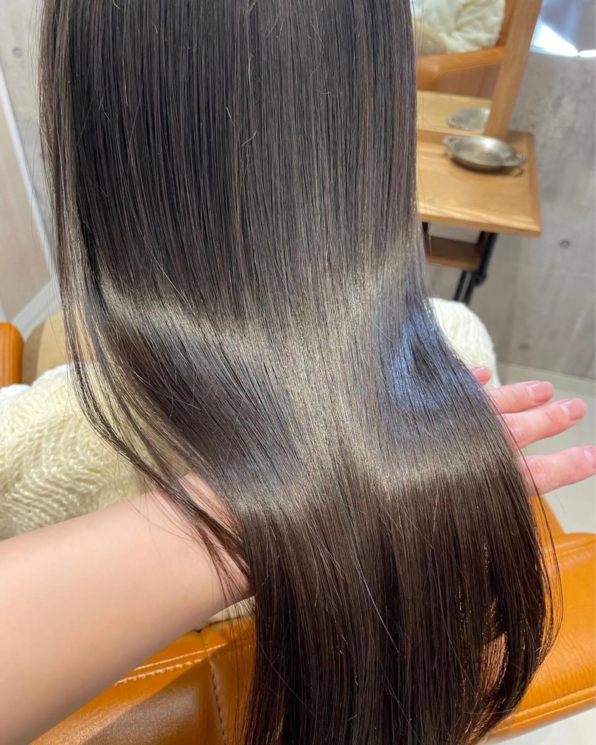 ロング カット ヘアカラー 縮毛矯正 トリートメント 小松崎 結花のヘアスタイル