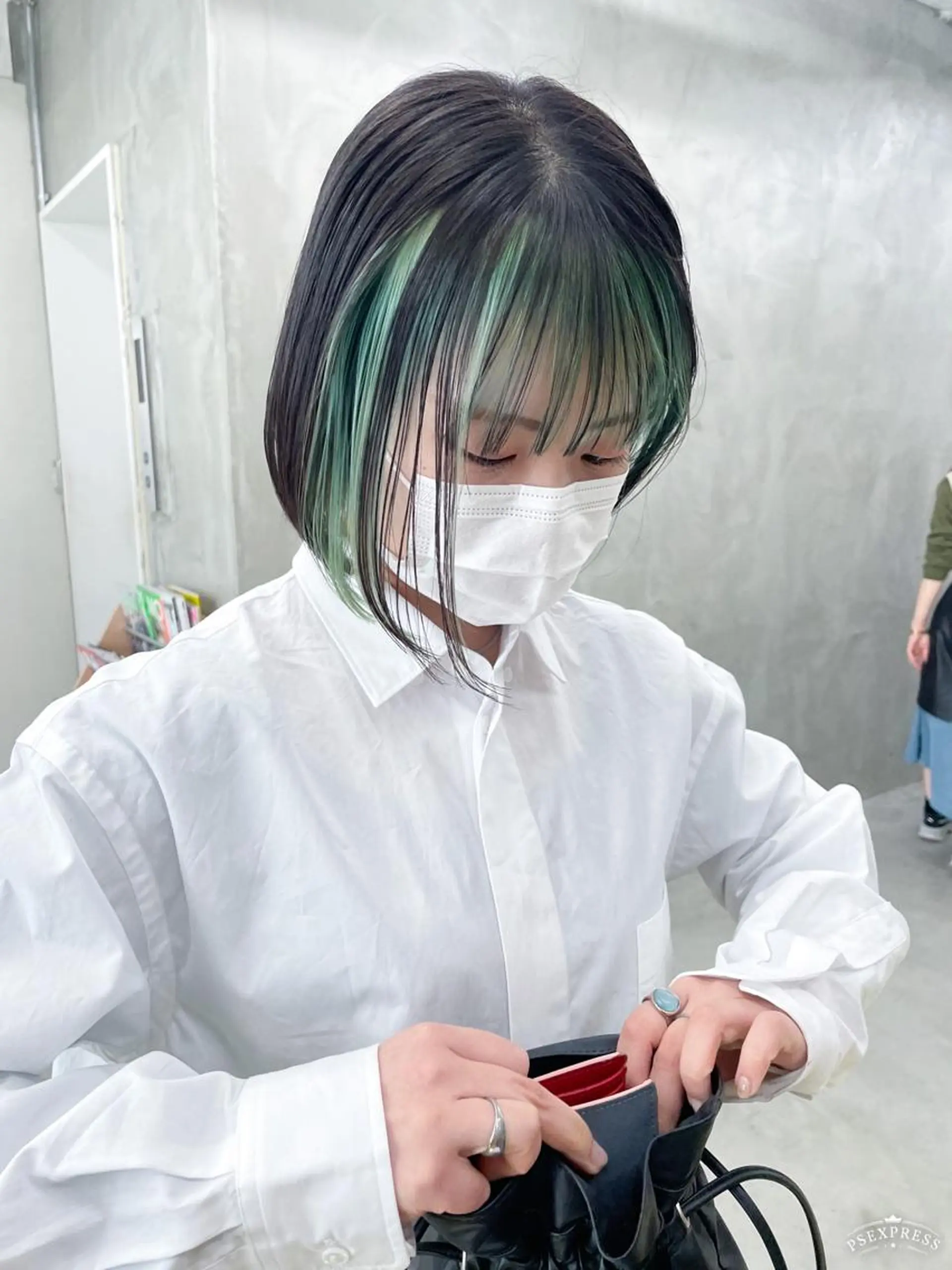 ショート 💜ショート💜 ウルフ、ボブ二色亜美のヘアスタイル