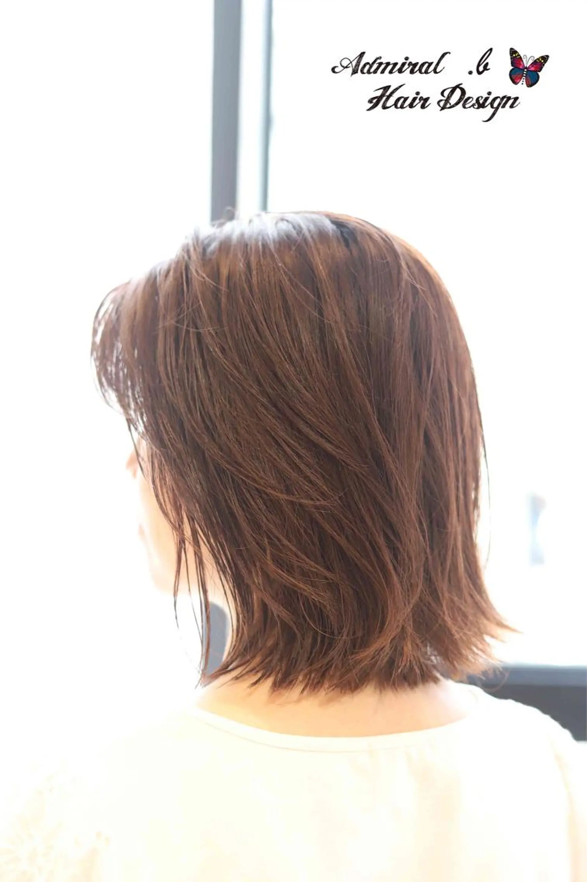 ミディアム カラー 伸ばしかけ 外ハネヘア アドミラルYoshi oのヘアスタイル