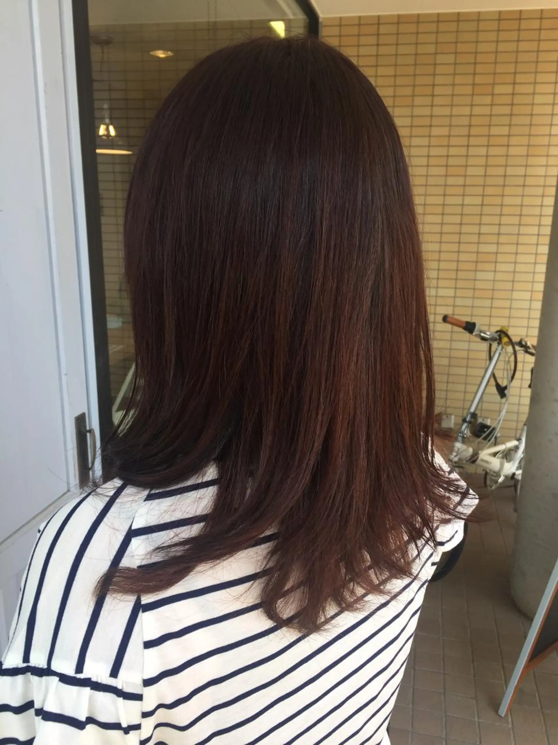 カラー ツキダテ ユイのヘアスタイル