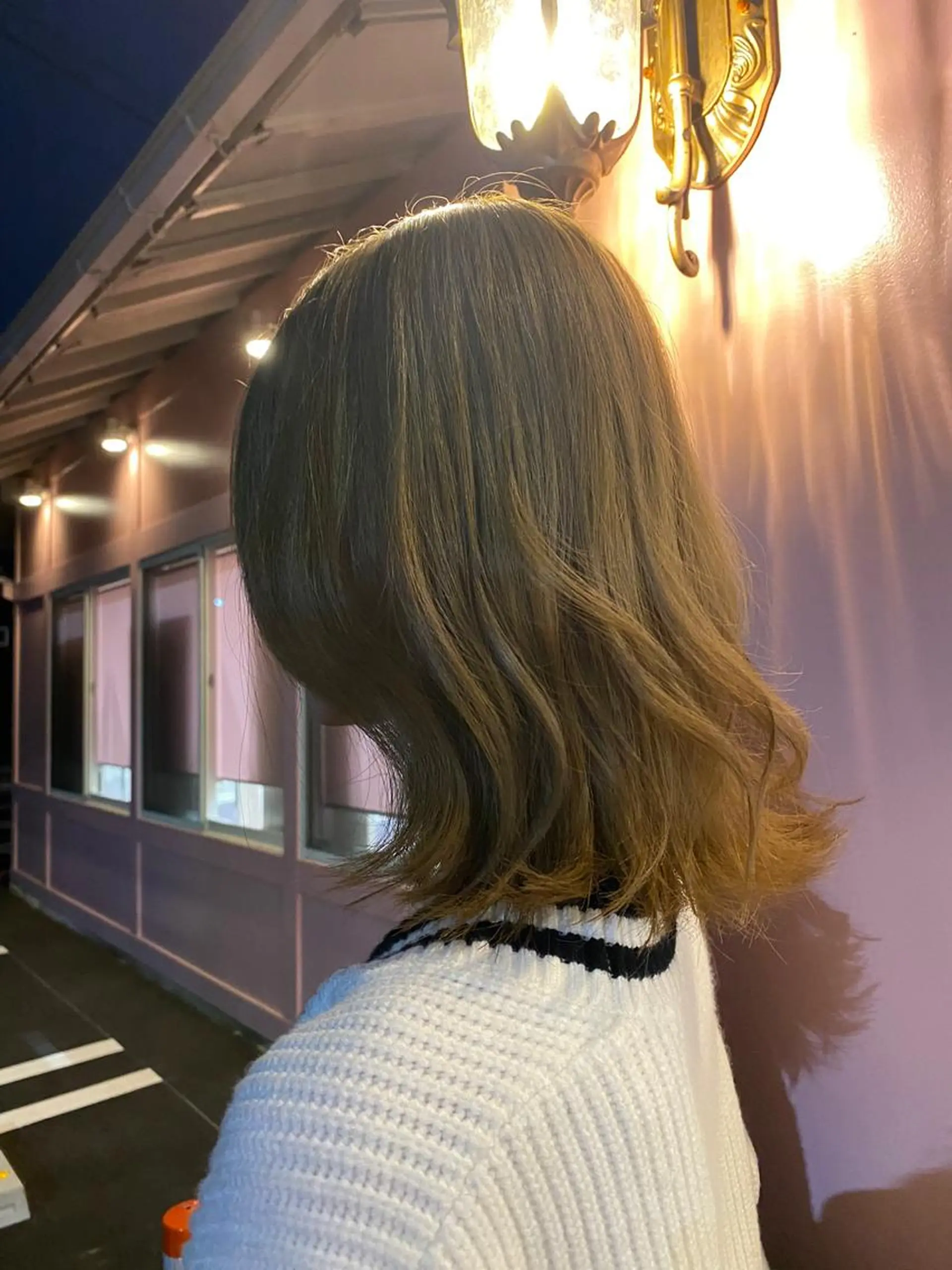 ミディアム カラー ベージュカラー ブリーチ ミルクティーベージュ ヘアカラー HUGAVEC所属・森 亮輔のヘアスタイル