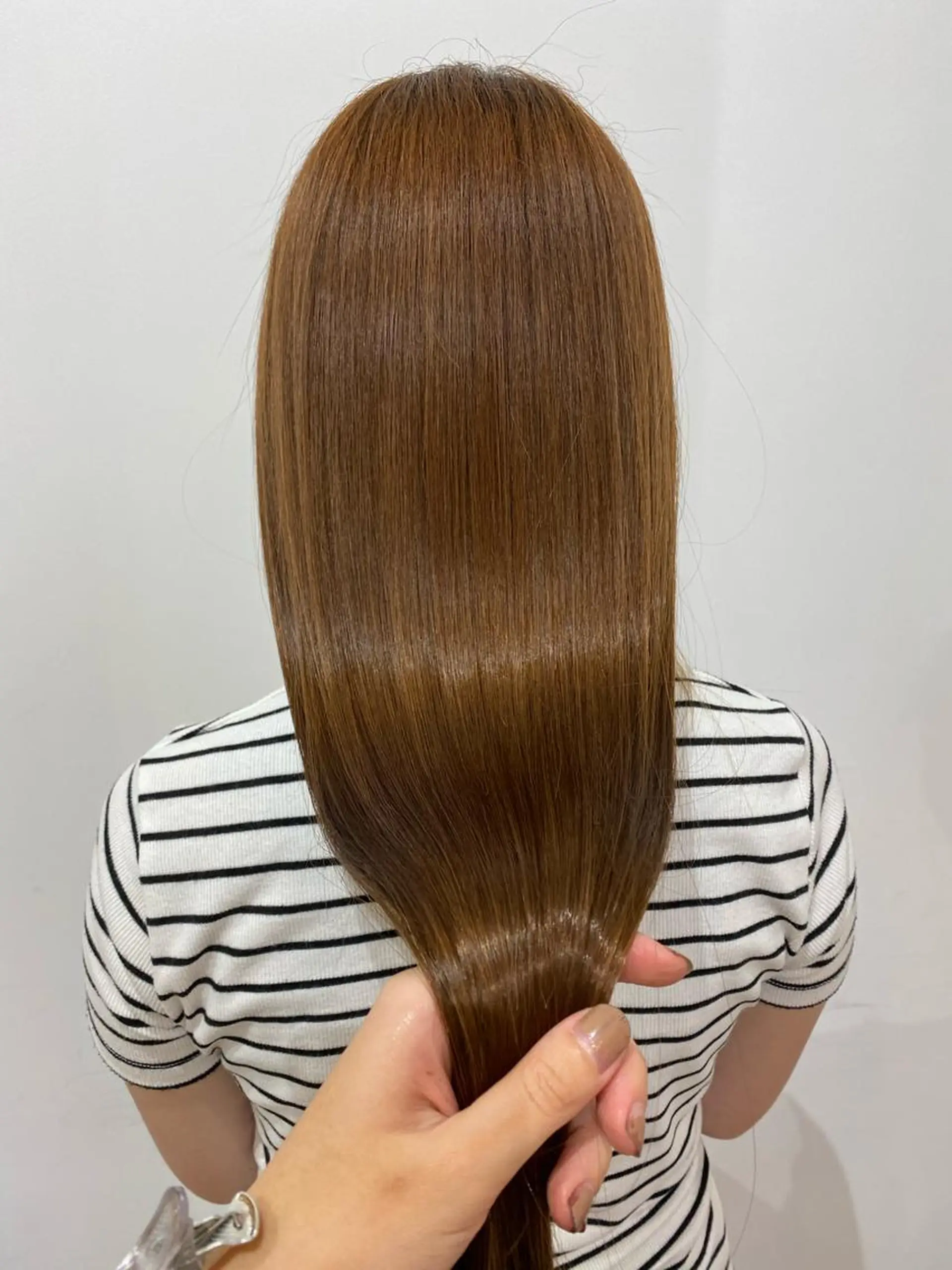 ロング 青木 梨奈のヘアスタイル