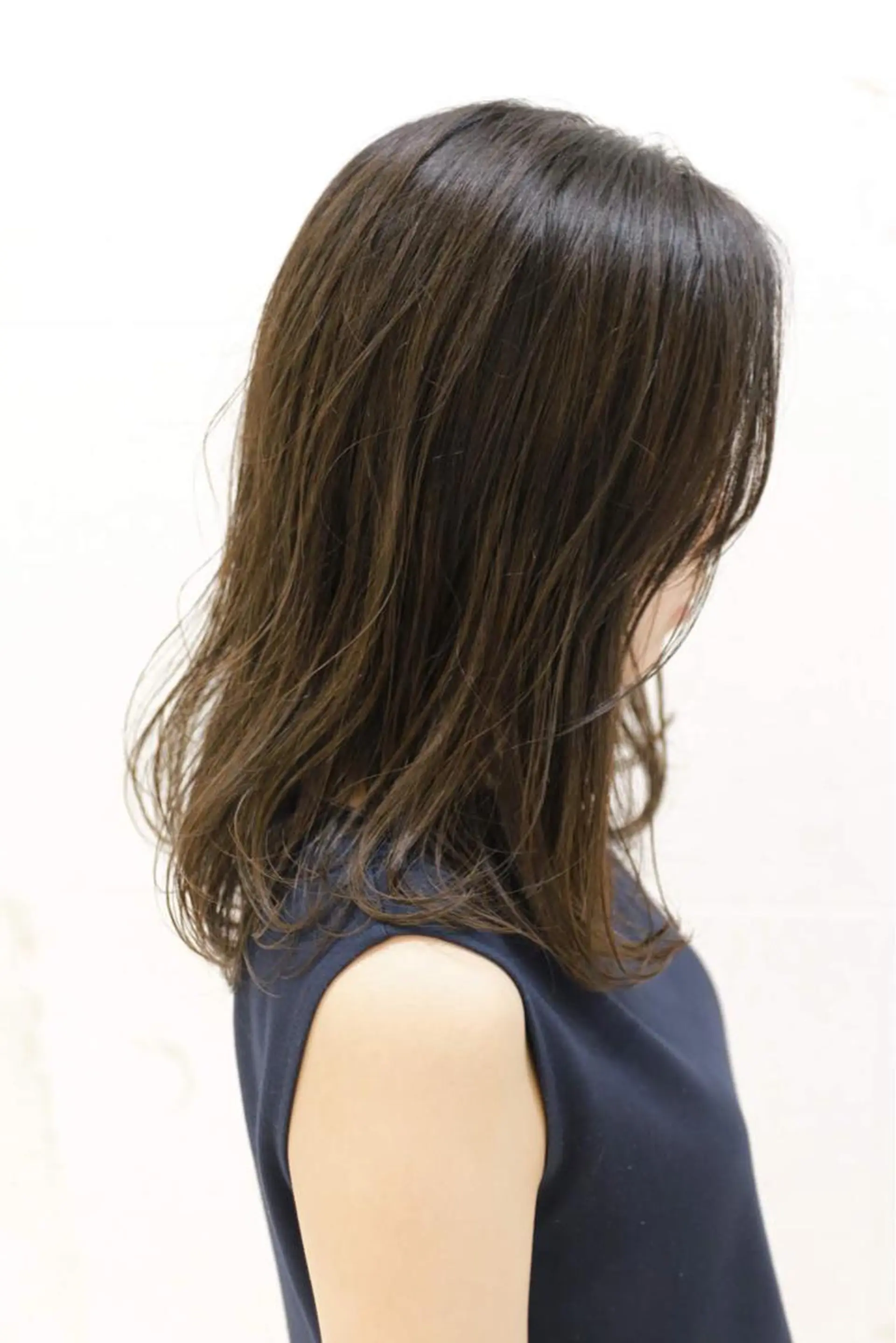 セミロング カラー アッシュ ブルーカラー ブルーアッシュ カット ヘアカラー トリートメント 斉藤 貴也のヘアスタイル