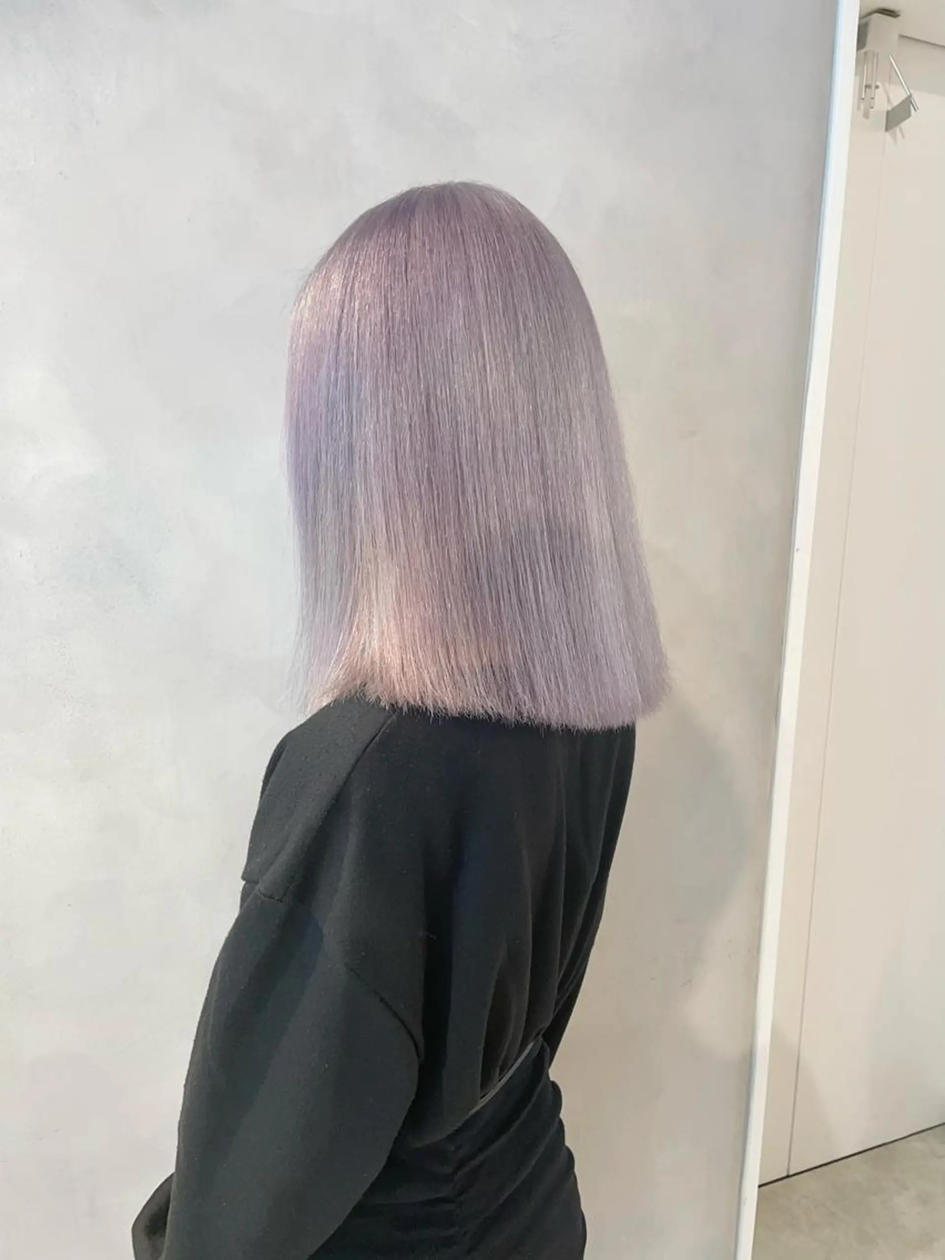 ミディアム カラー パープルカラー シルバー ハイトーン×レイヤー ／遠藤将太のヘアスタイル