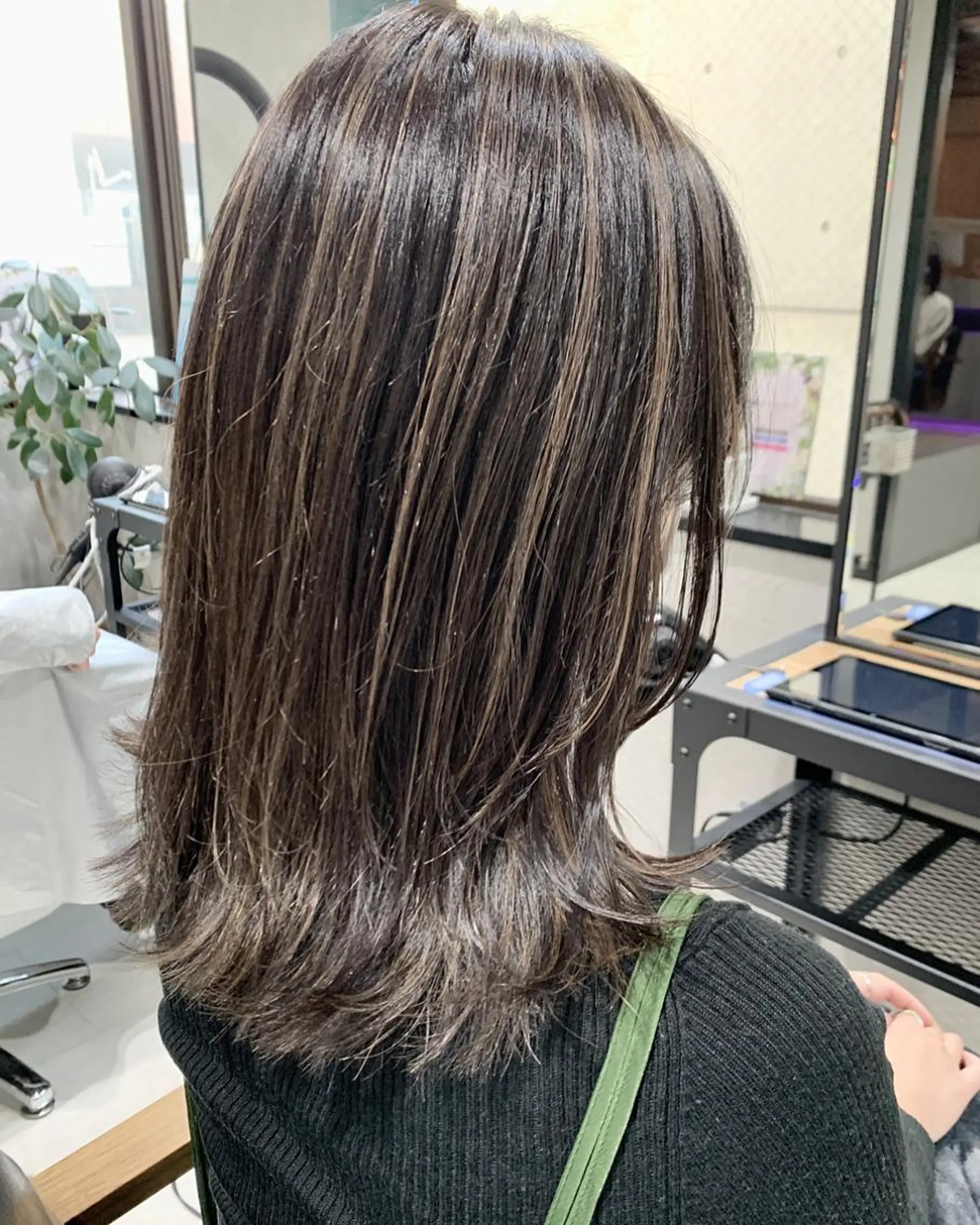 ミディアム カラー ブリーチ ケアブリーチ ハイライトカラー ハイライト カット ヘアカラー トリートメント 岡崎勇人/レイヤー/ 韓国/ケラチンTRのヘアスタイル