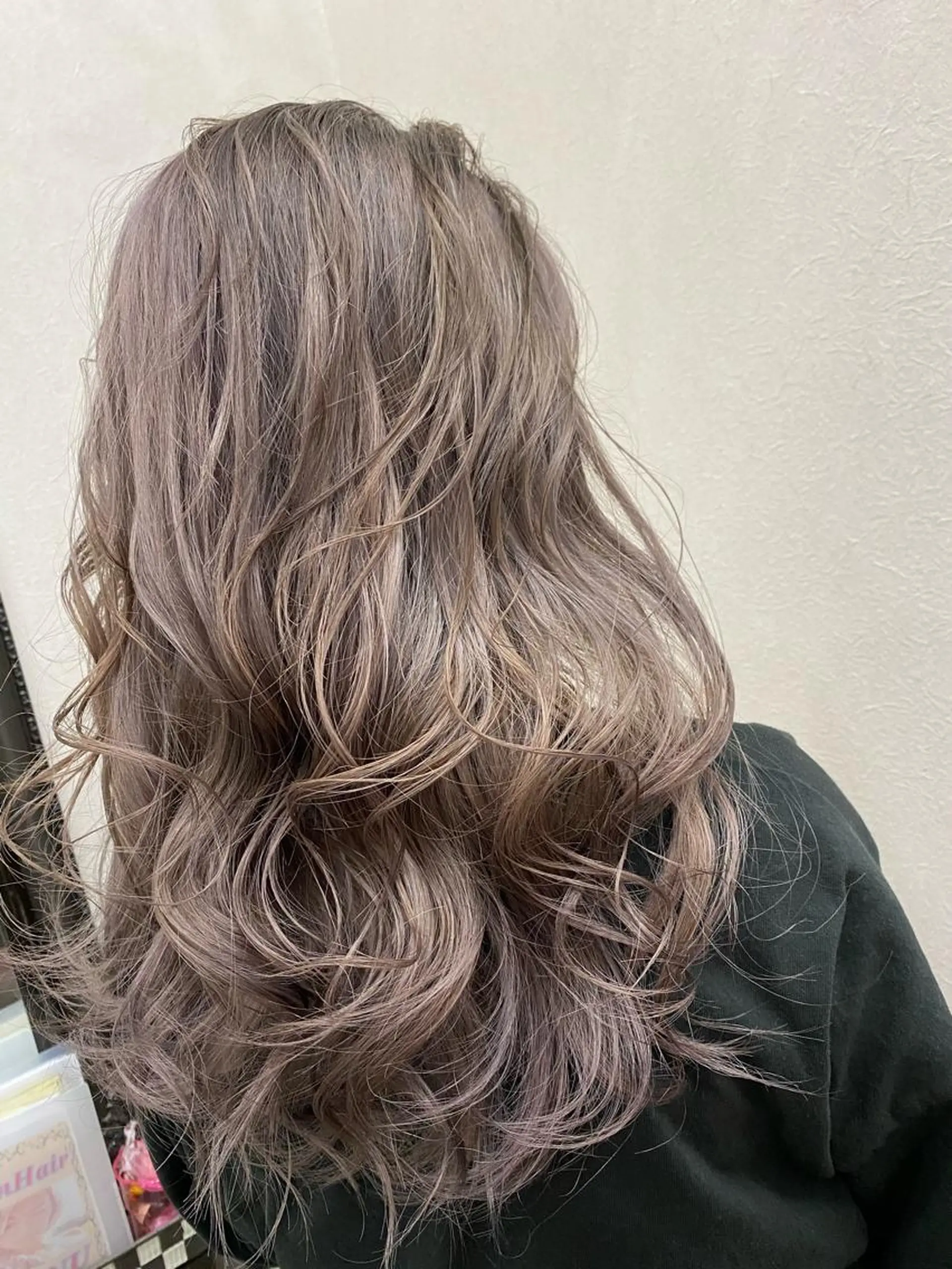ロング ハイライト ヘアカラー Style Tのヘアスタイル
