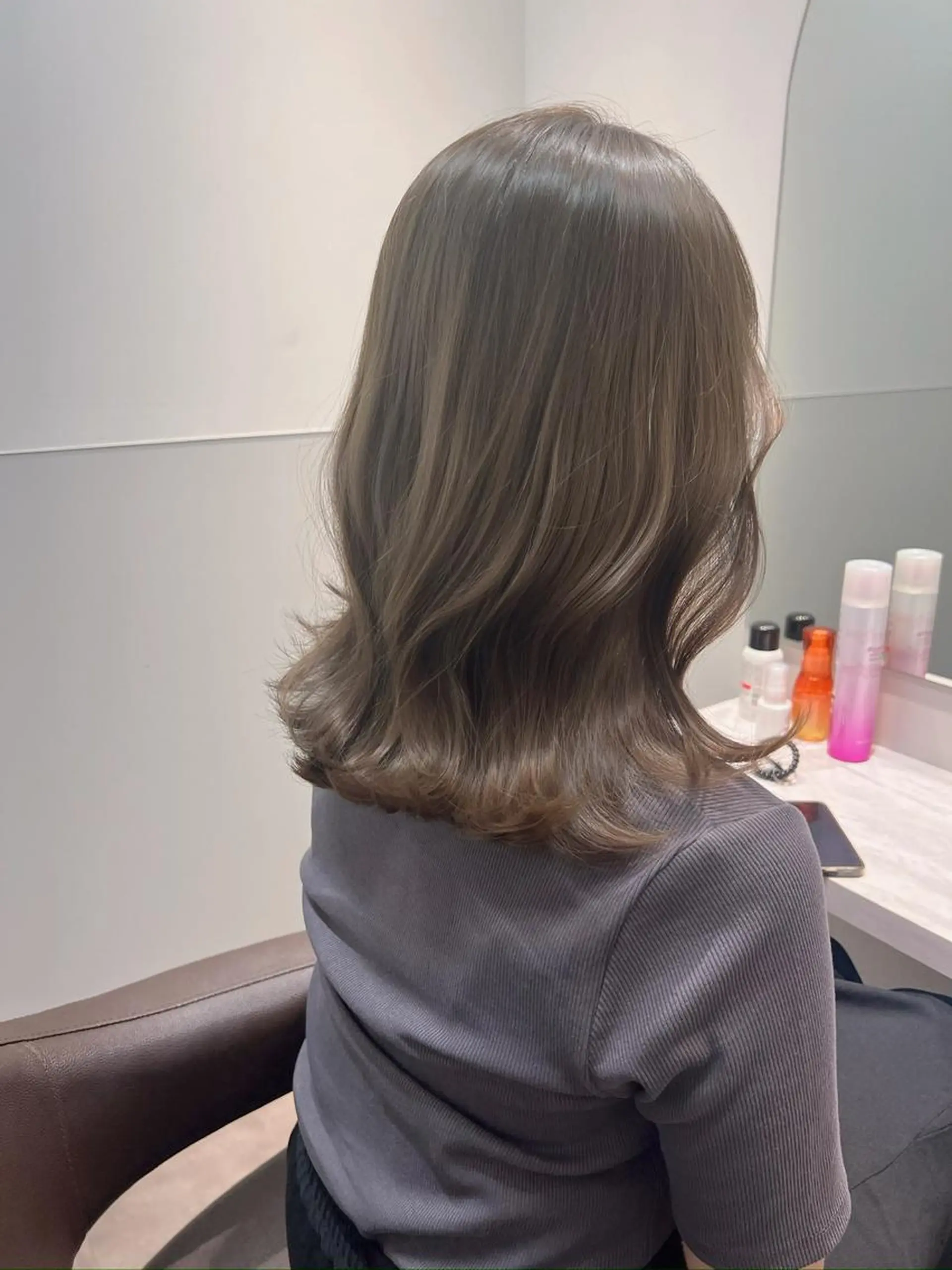 ミディアム くびれヘア ヘアカラー トリートメント 韓国モテhair🍑 momoのヘアスタイル