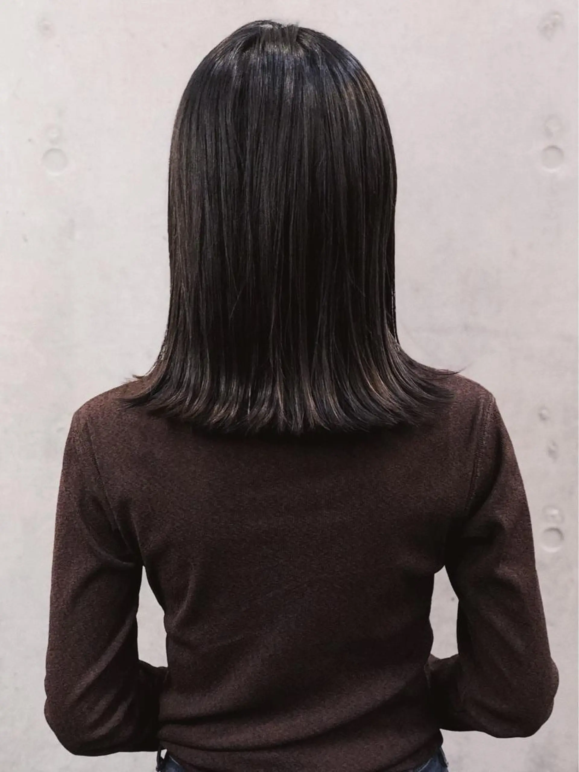 ミディアム 石川 葵のヘアスタイル
