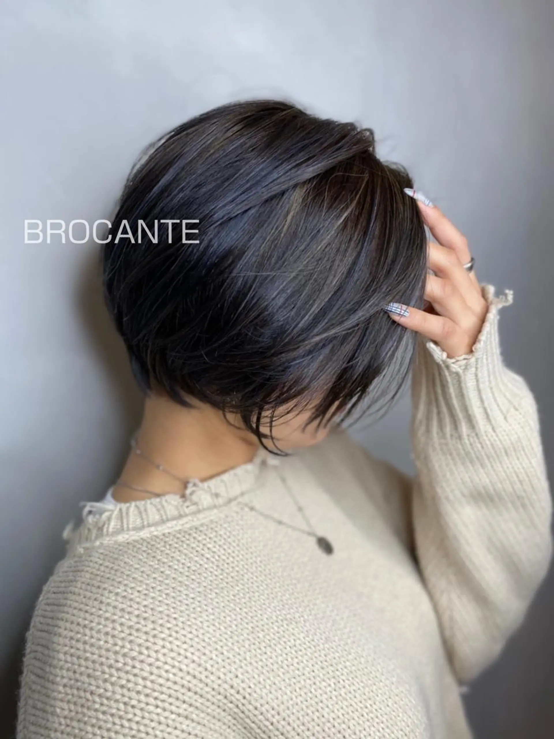 ショート カラー 透明感カラー ハイライトカラー シルバー ハイライト ショートヘア BROCANTE立川 karasawa.nのヘアスタイル