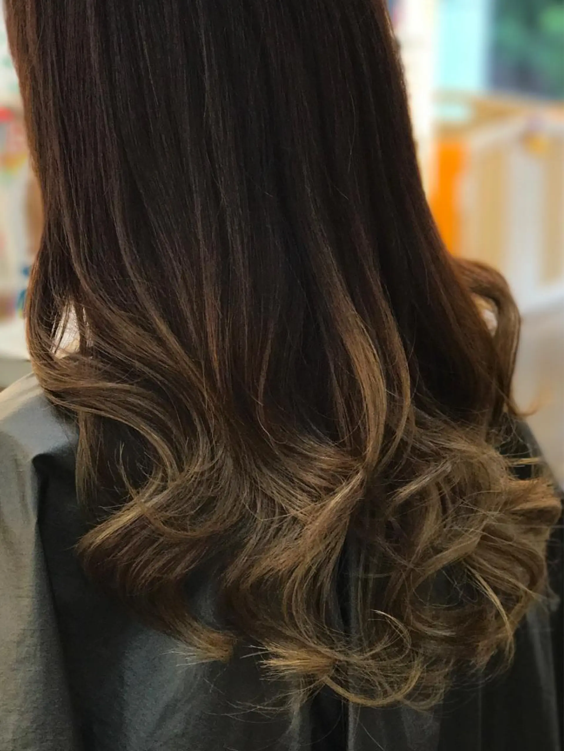 カラー アルファ シェリのヘアスタイル