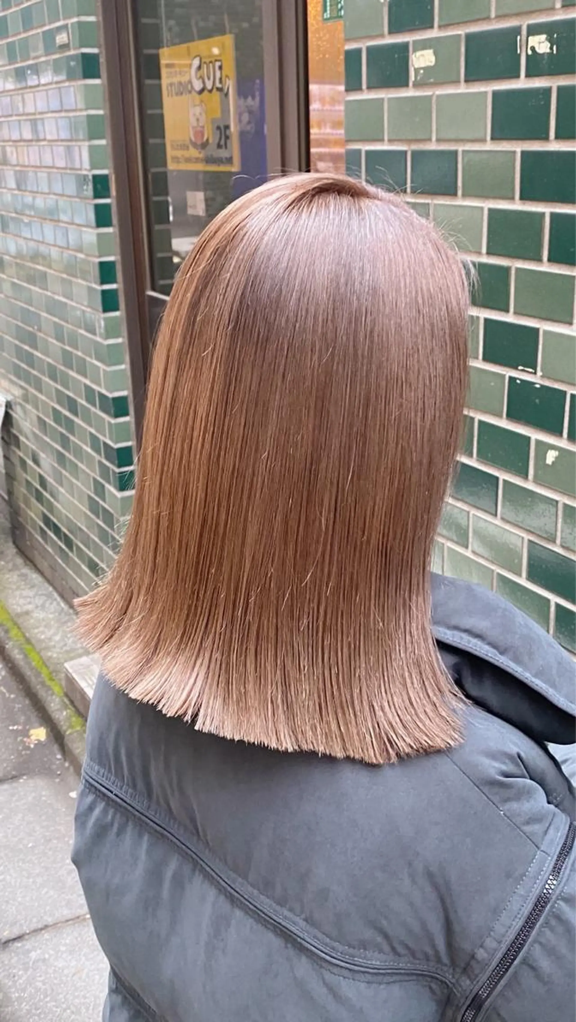 ミディアム カラー ベージュカラー ミルクティーベージュ ピンクカラー ピンクベージュ 𝑺𝒂𝒌𝒊 🩶マンツーマン施術のヘアスタイル