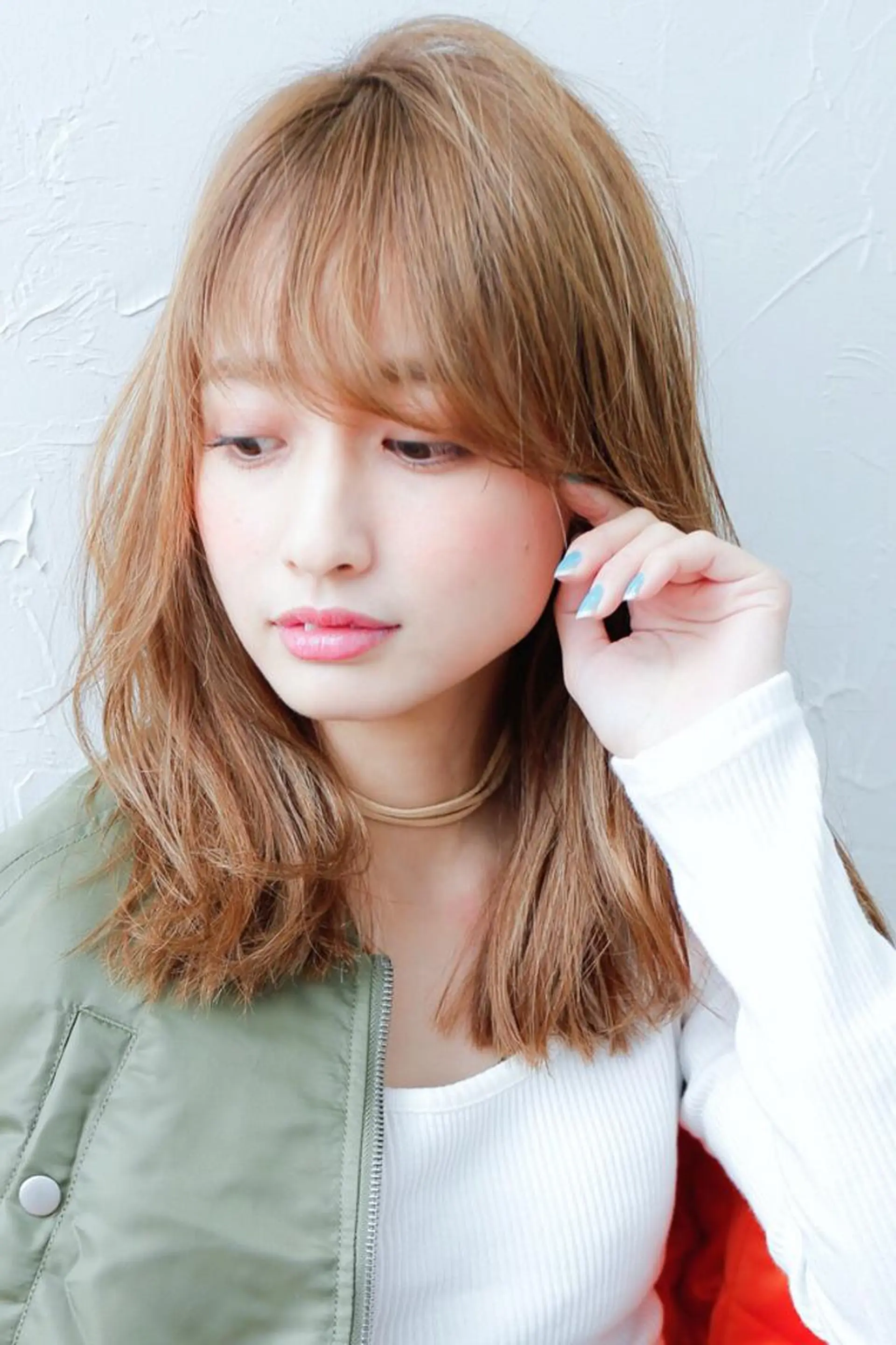 セミロング カラー ヤナ マネージャーのヘアスタイル