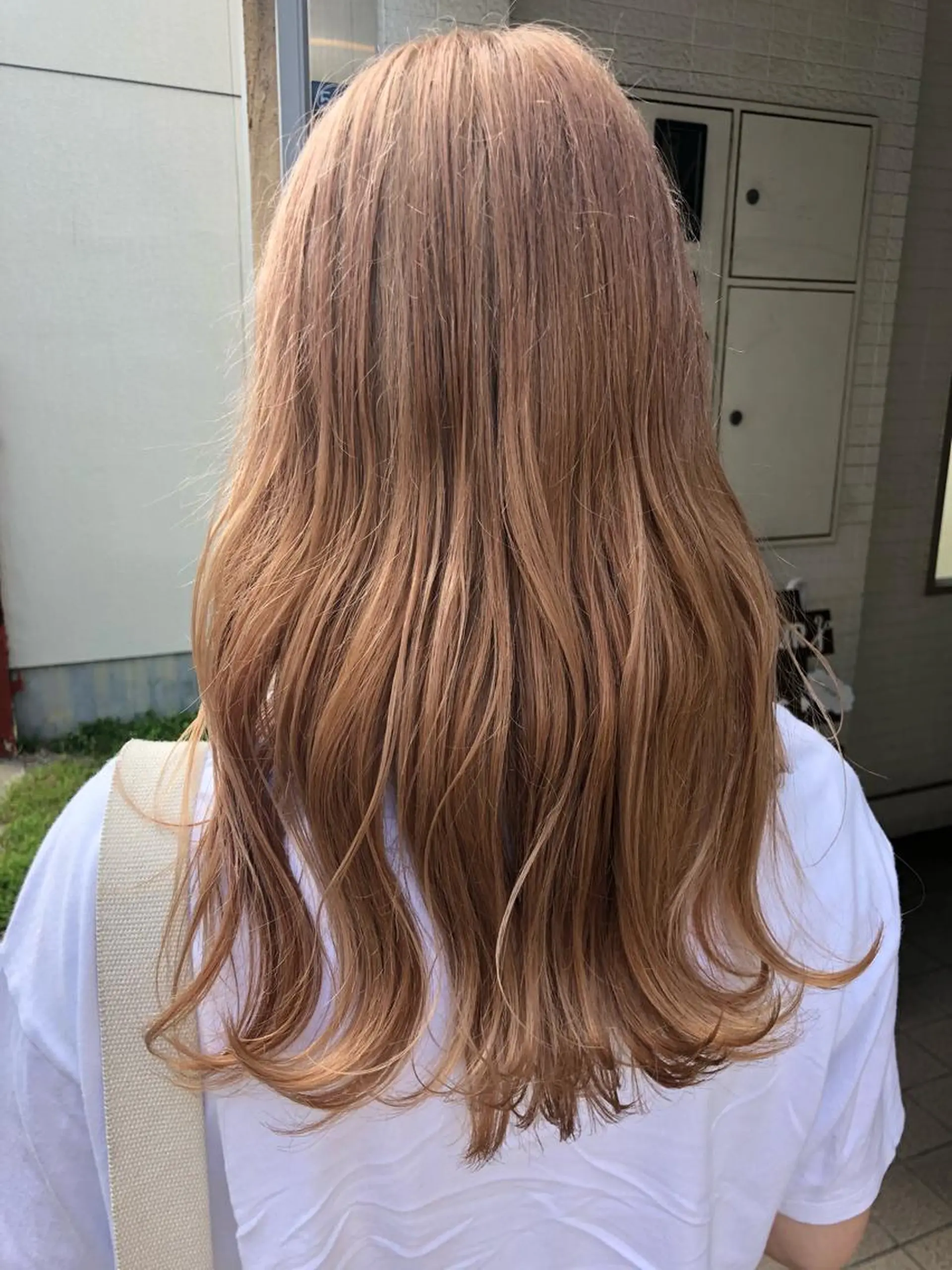 ロング カット ヘアカラー 國次 夕貴のヘアスタイル