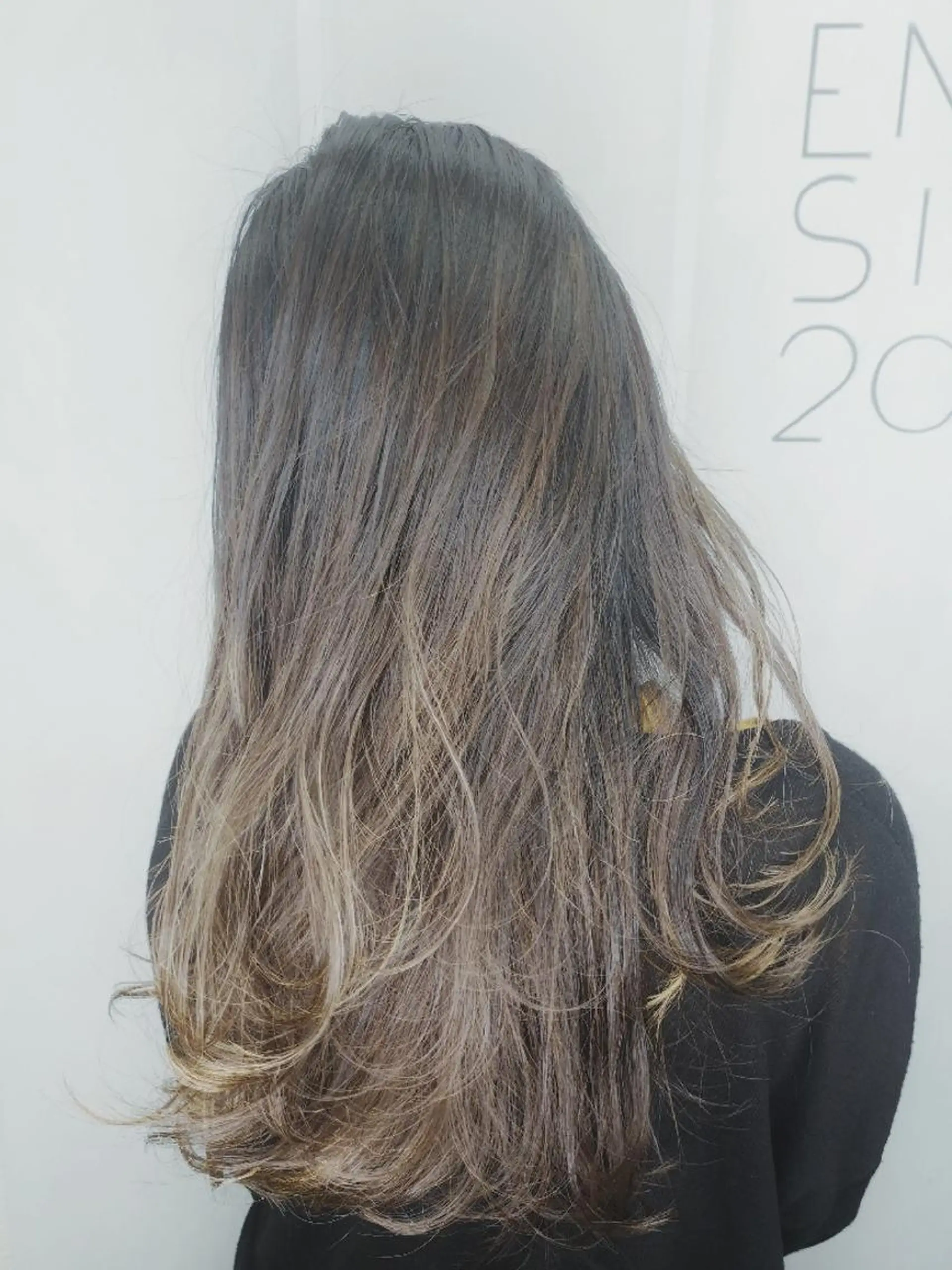 ロング カット ヘアカラー ヘッドスパ N°emirai溝口 MG 🌈梶谷龍吾のヘアスタイル