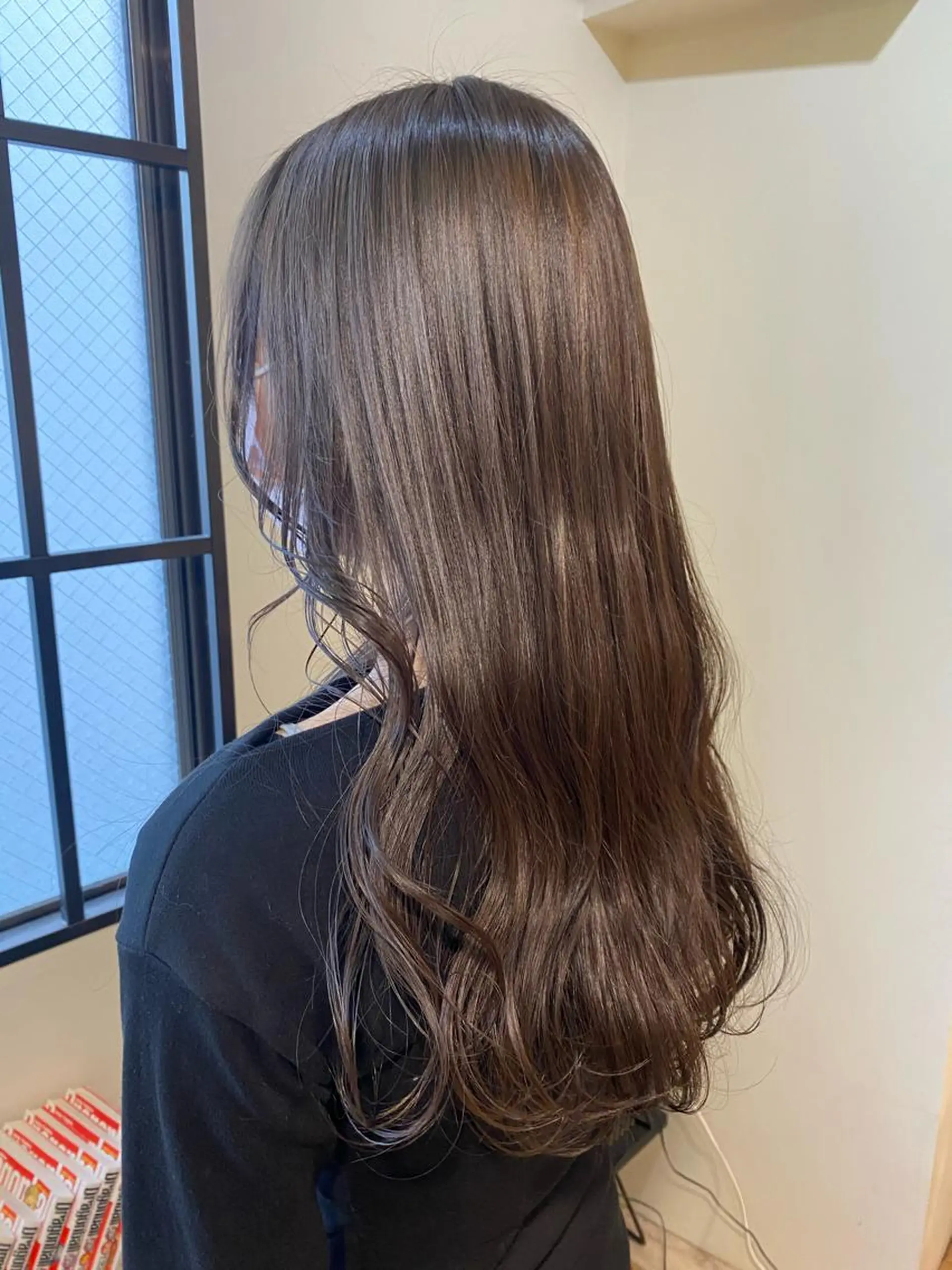 セミロング カラー パーマ ヘアアレンジ メンズ キッズ ネイル マツエク・マツパ メンズブリーチ ベージュカラー ブリーチ ショコラベージュ 透明感カラー カット ヘアカラー トリートメント 🌈デザインヘア職人 Kaede🌈のヘアスタイル