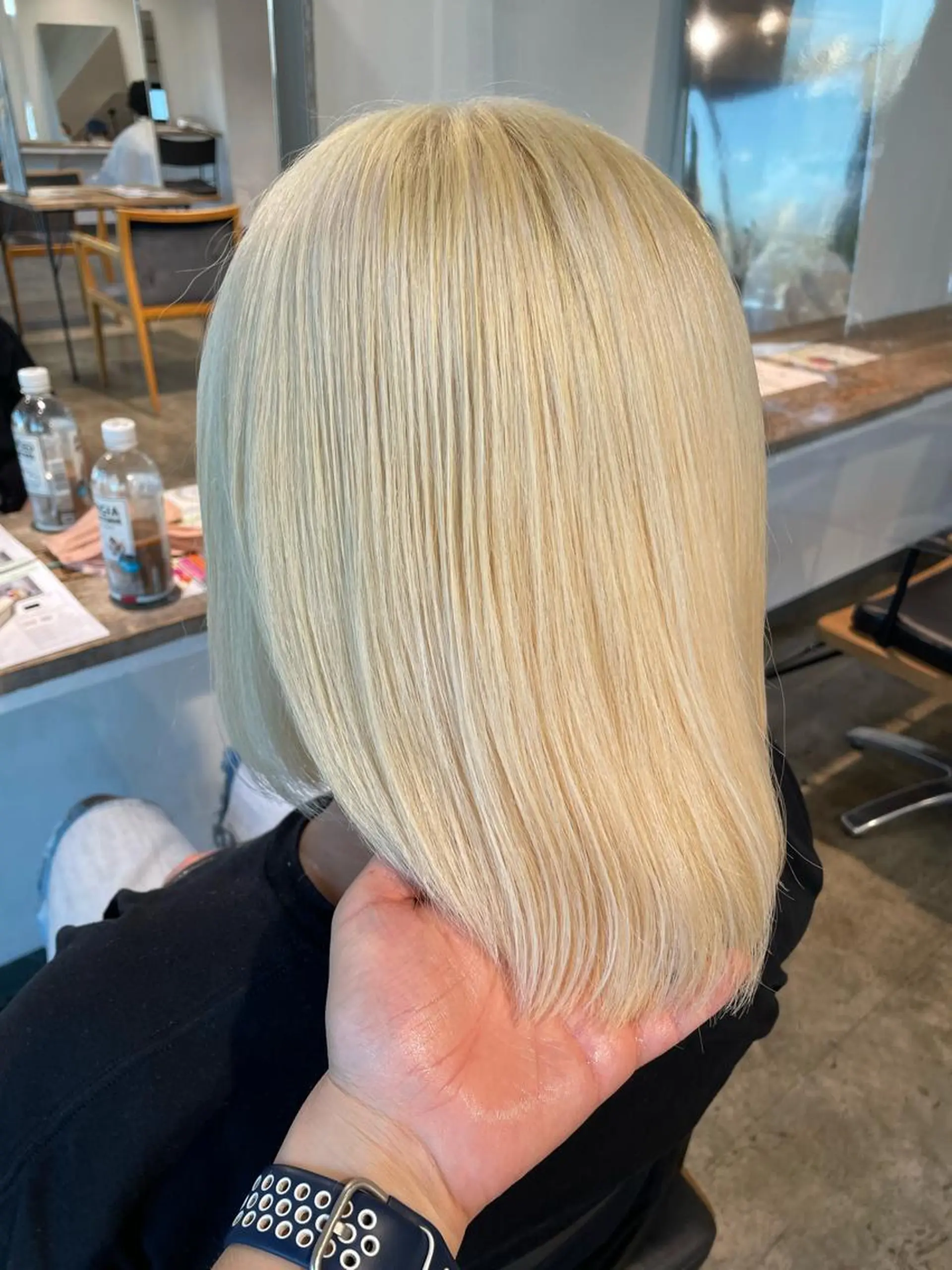 ミディアム カラー ブロンド ホワイトブロンド ヘアカラー トリートメント ハイトーン/レイヤー /ケアブリーチ石川治のヘアスタイル